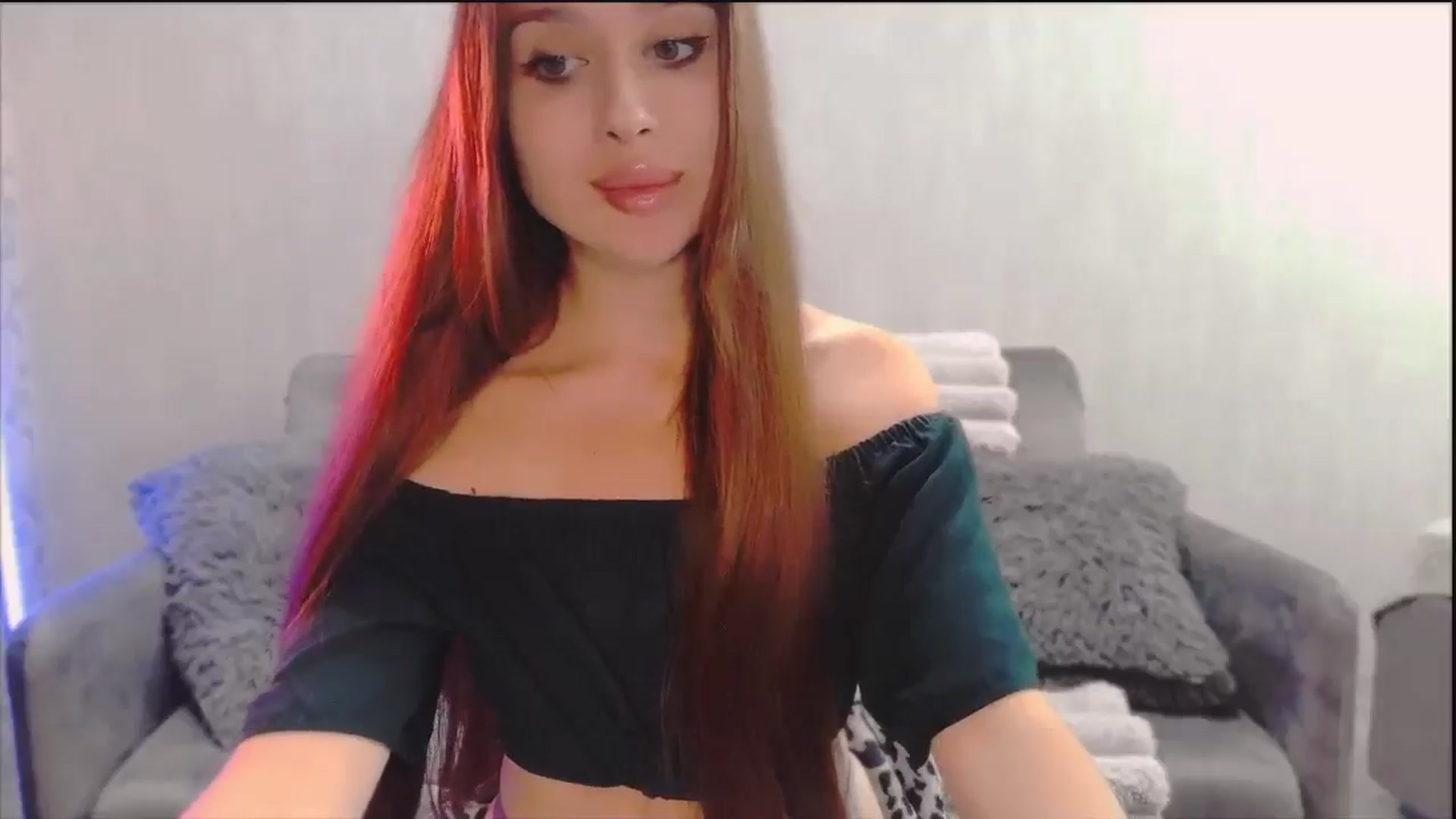 Gallery image thumbnail from Lora_Foxi's myfreecams stream on, 11/19/2025, 15:28 image 16 of 20