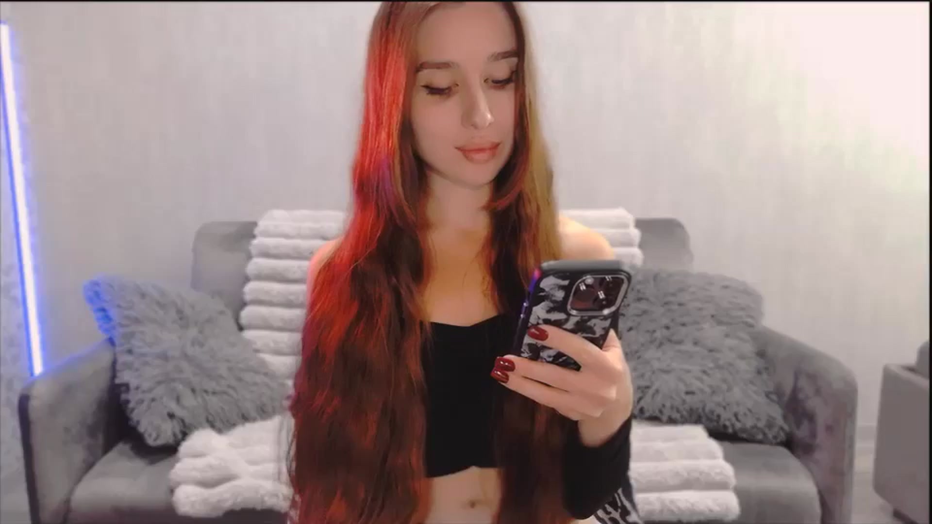 Gallery image thumbnail from Lora_Foxi's myfreecams stream on, 11/26/2025, 21:12 image 18 of 20