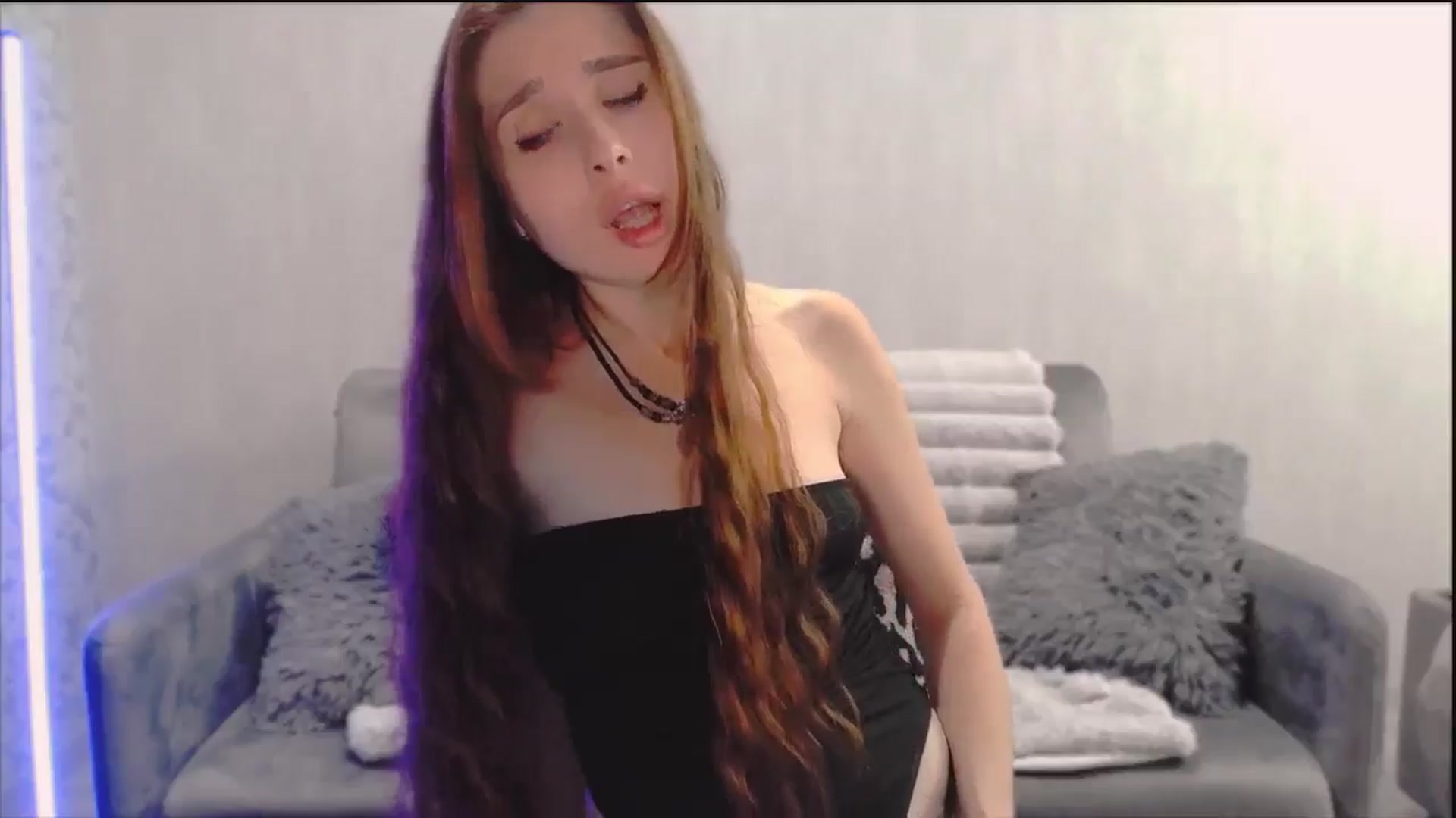 Gallery image thumbnail from Lora_Foxi's myfreecams stream on, 12/21/2025, 14:42 image 17 of 20