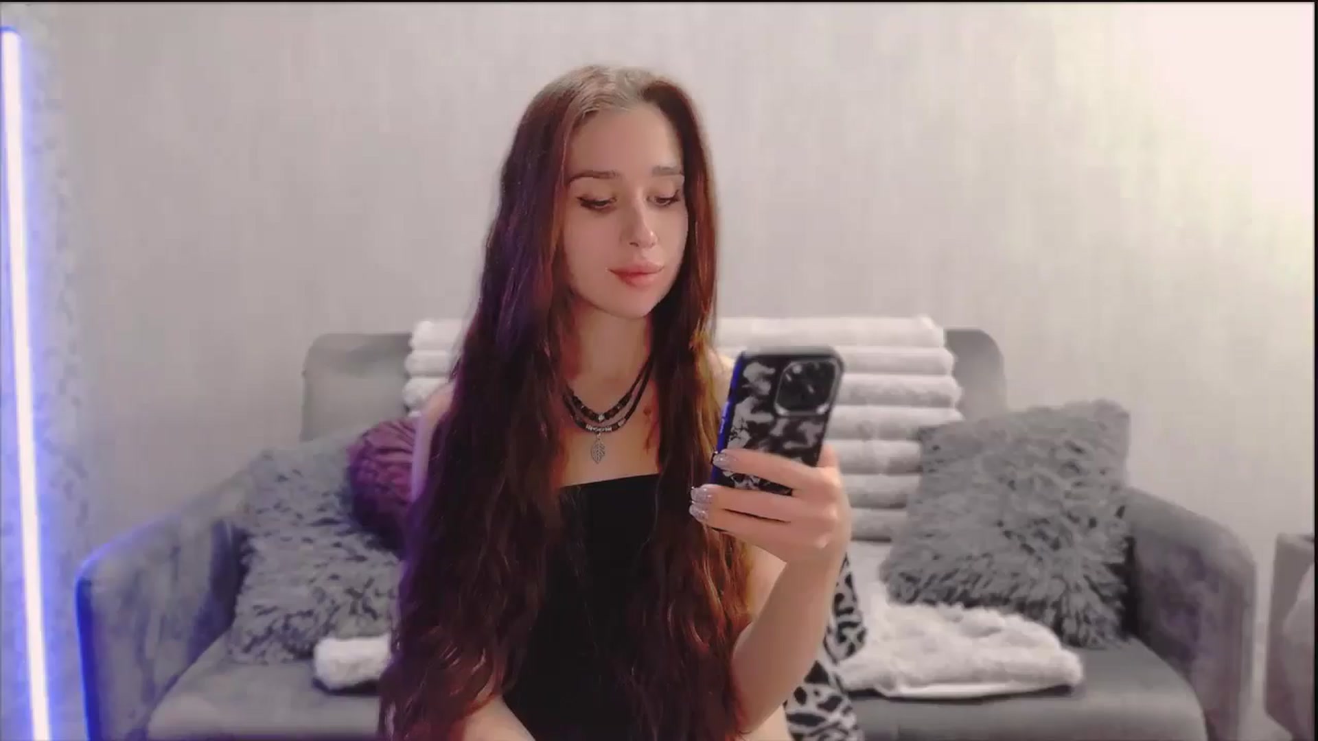 Gallery image thumbnail from Lora_Foxi's myfreecams stream on, 12/21/2025, 15:12 image 9 of 20