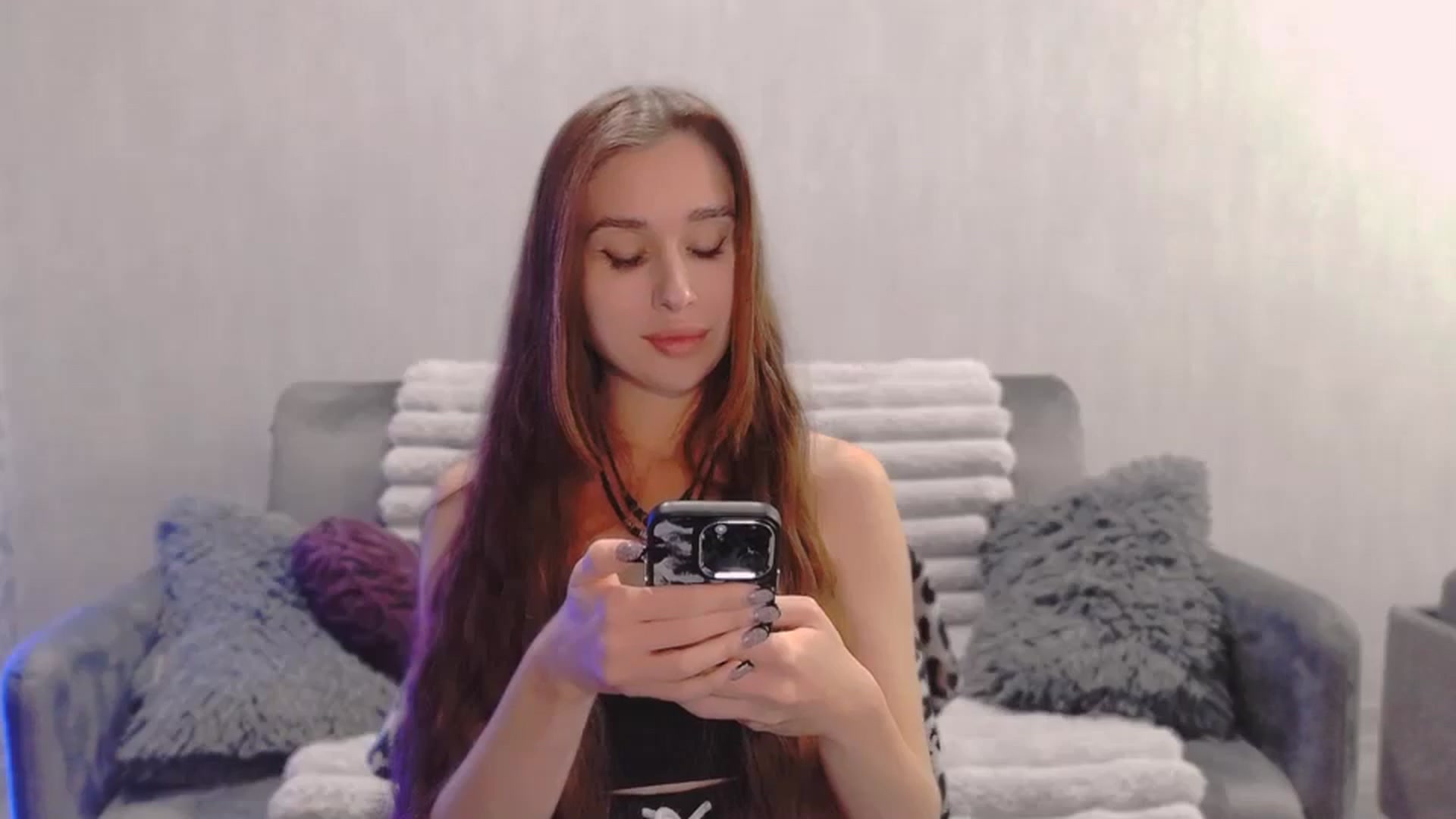 Gallery image thumbnail from Lora_Foxi's myfreecams stream on, 12/28/2025, 24:35 image 6 of 20