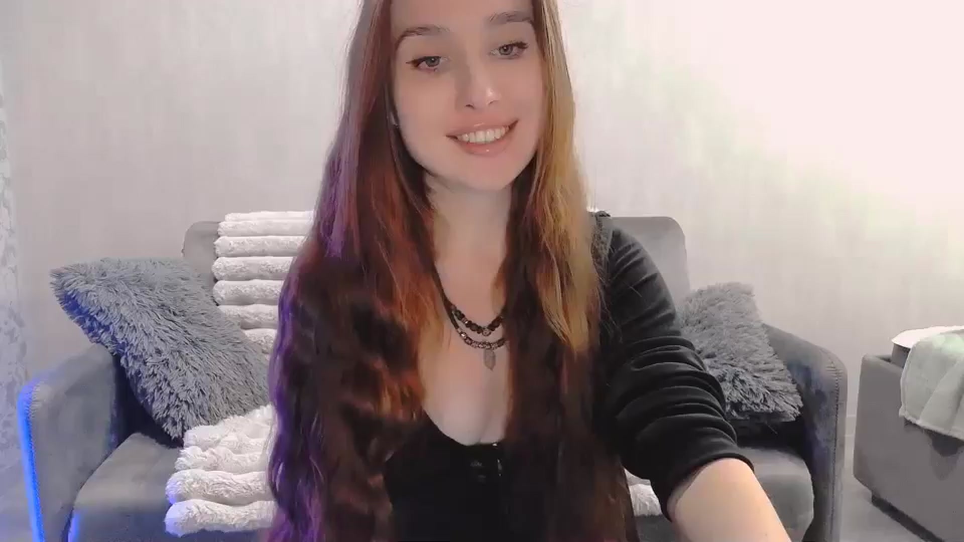 Gallery image thumbnail from Lora_Foxi's myfreecams stream on, 01/22/2026, 14:45 image 15 of 20