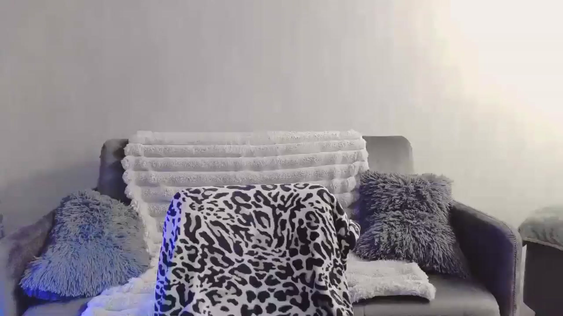Gallery image thumbnail from Lora_Foxi's myfreecams stream on, 04/07/2026, 15:08 image 12 of 20