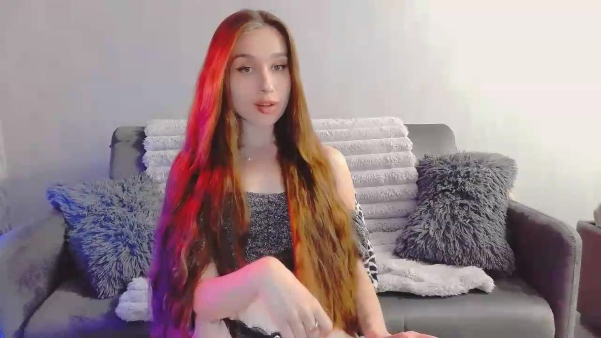 Gallery image thumbnail from Lora_Foxi's myfreecams stream on, 05/18/2026, 18:17 image 6 of 20