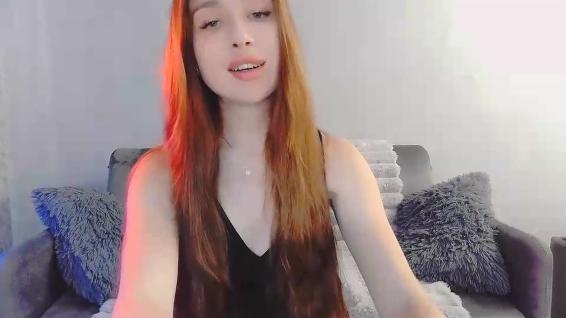 Gallery image thumbnail from Lora_Foxi's myfreecams stream on, 05/19/2026, 10:03 image 16 of 20