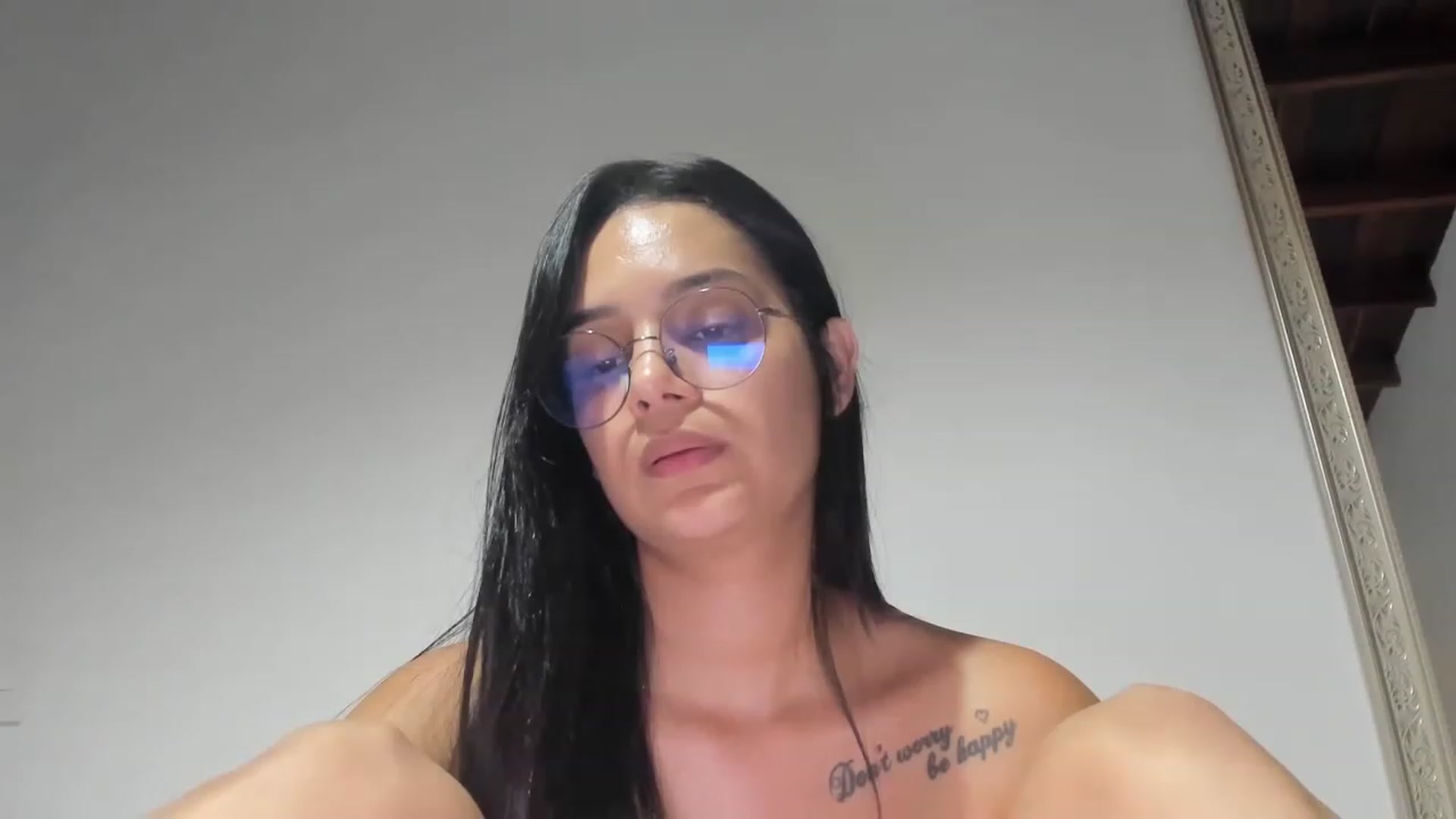 Gallery image thumbnail from LoraineMore's myfreecams stream on, 05/01/2023, 02:32 image 14 of 20