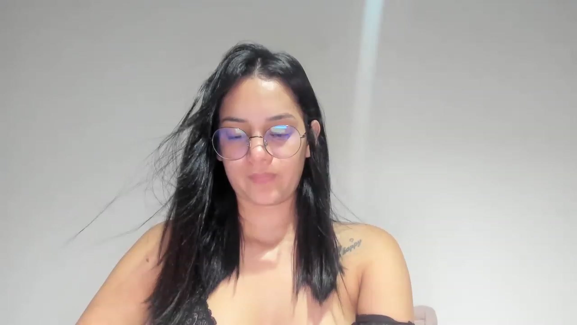 Gallery image thumbnail from Loraine_e's myfreecams stream on, 01/30/2023, 24:02 image 18 of 20