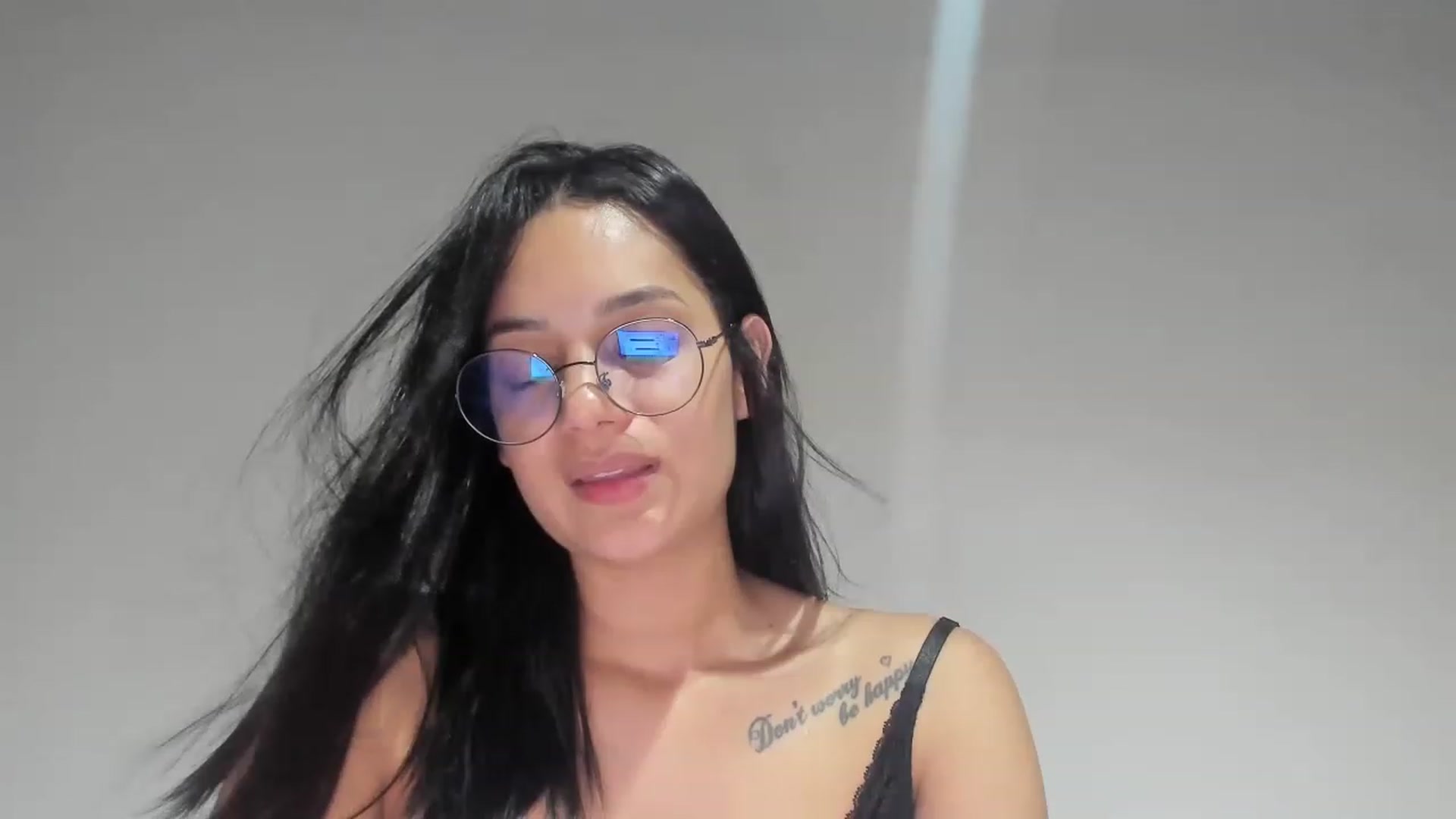 Gallery image thumbnail from Loraine_e's myfreecams stream on, 01/30/2023, 24:02 image 14 of 20