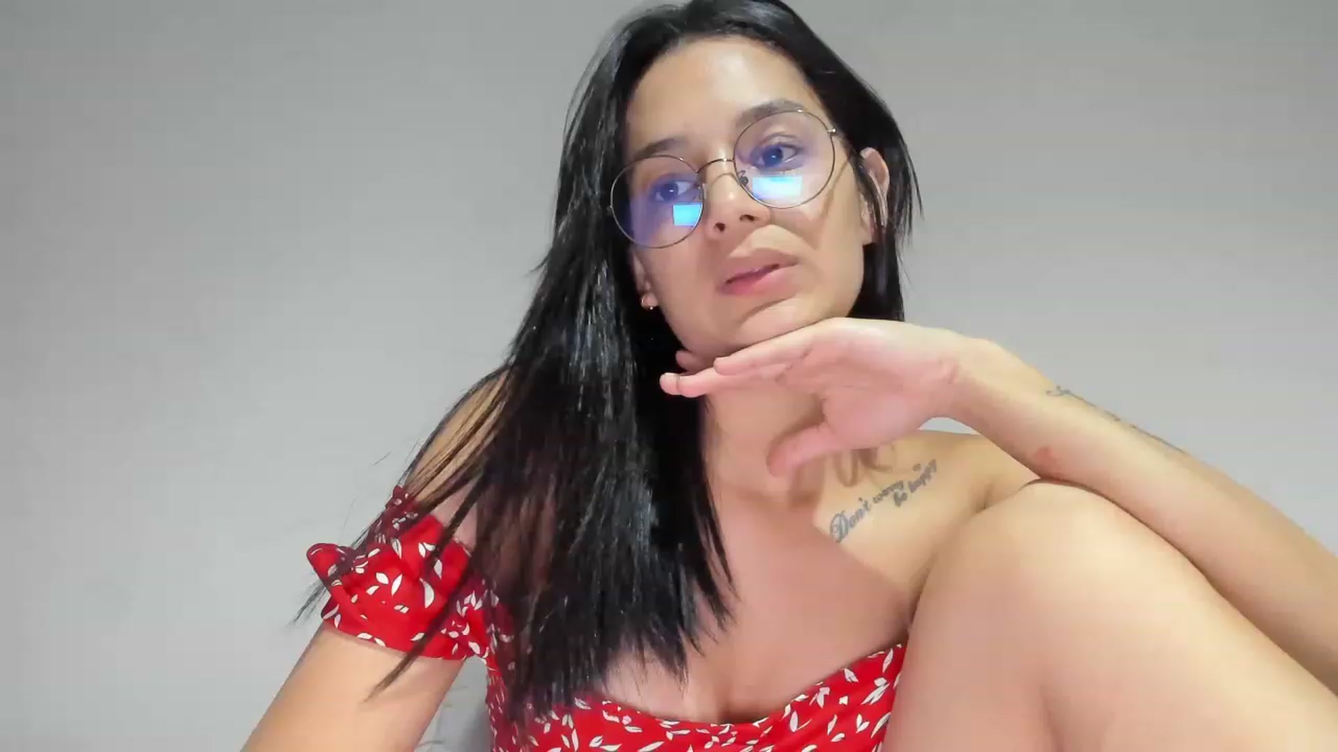 Gallery image thumbnail from Loraine_e's myfreecams stream on, 02/06/2023, 02:52 image 3 of 20