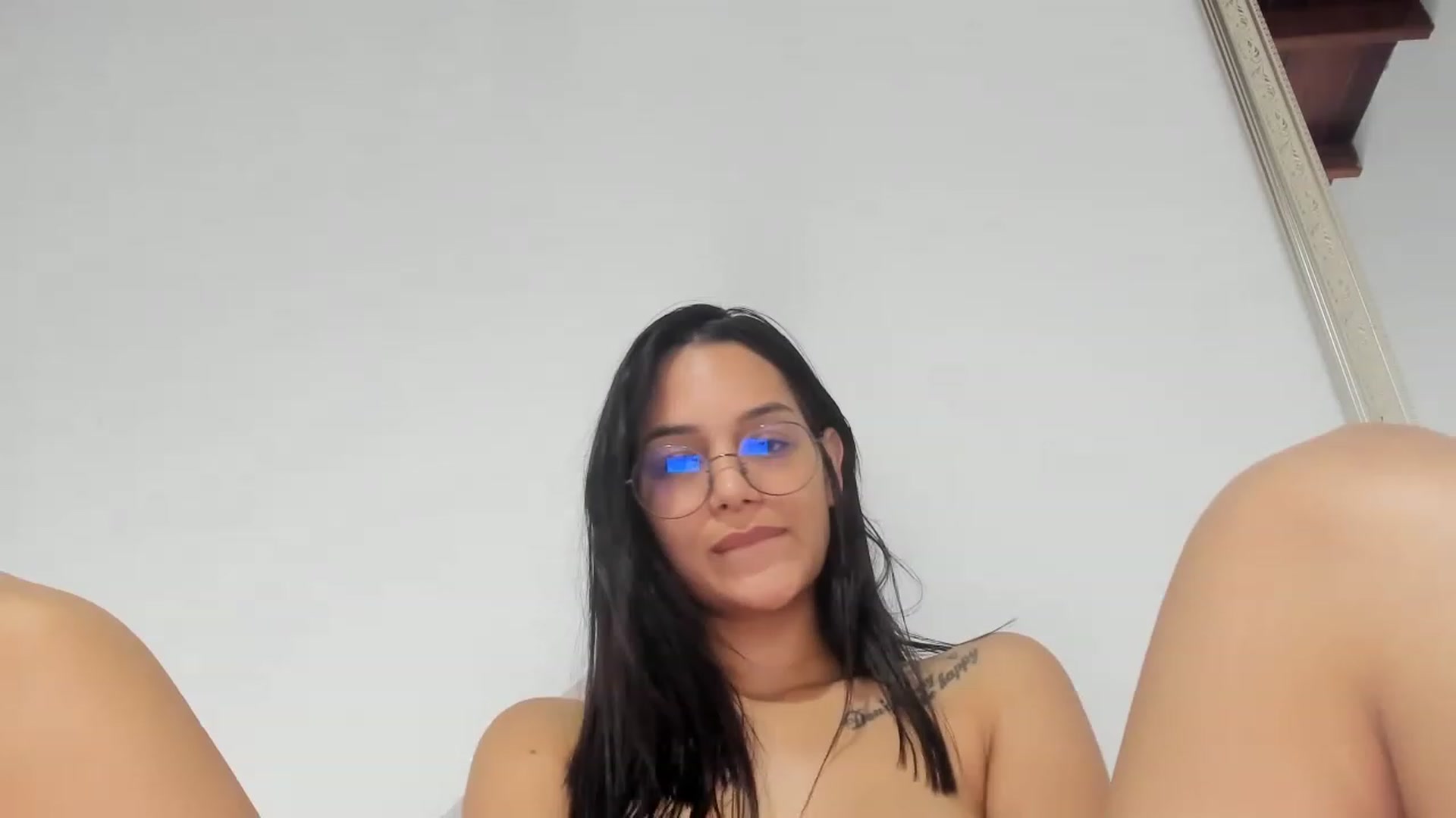 Gallery image thumbnail from Loraine_e's myfreecams stream on, 03/19/2023, 20:01 image 9 of 20
