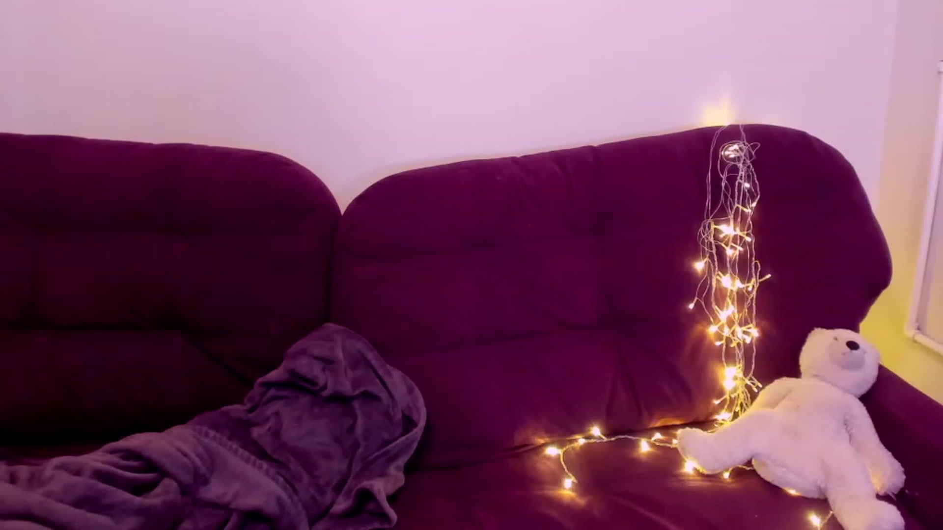 Gallery image thumbnail from LoreLaye1's myfreecams stream on, 11/14/2022, 11:03 image 4 of 20