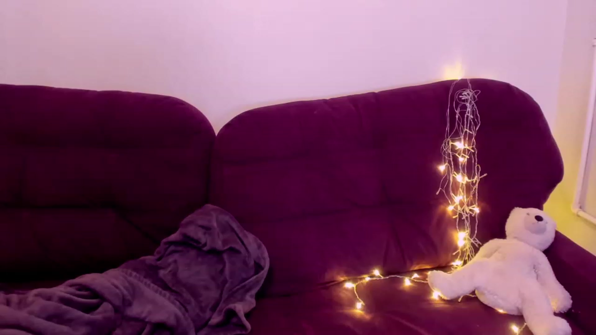 Gallery image thumbnail from LoreLaye1's myfreecams stream on, 11/14/2022, 11:03 image 1 of 20