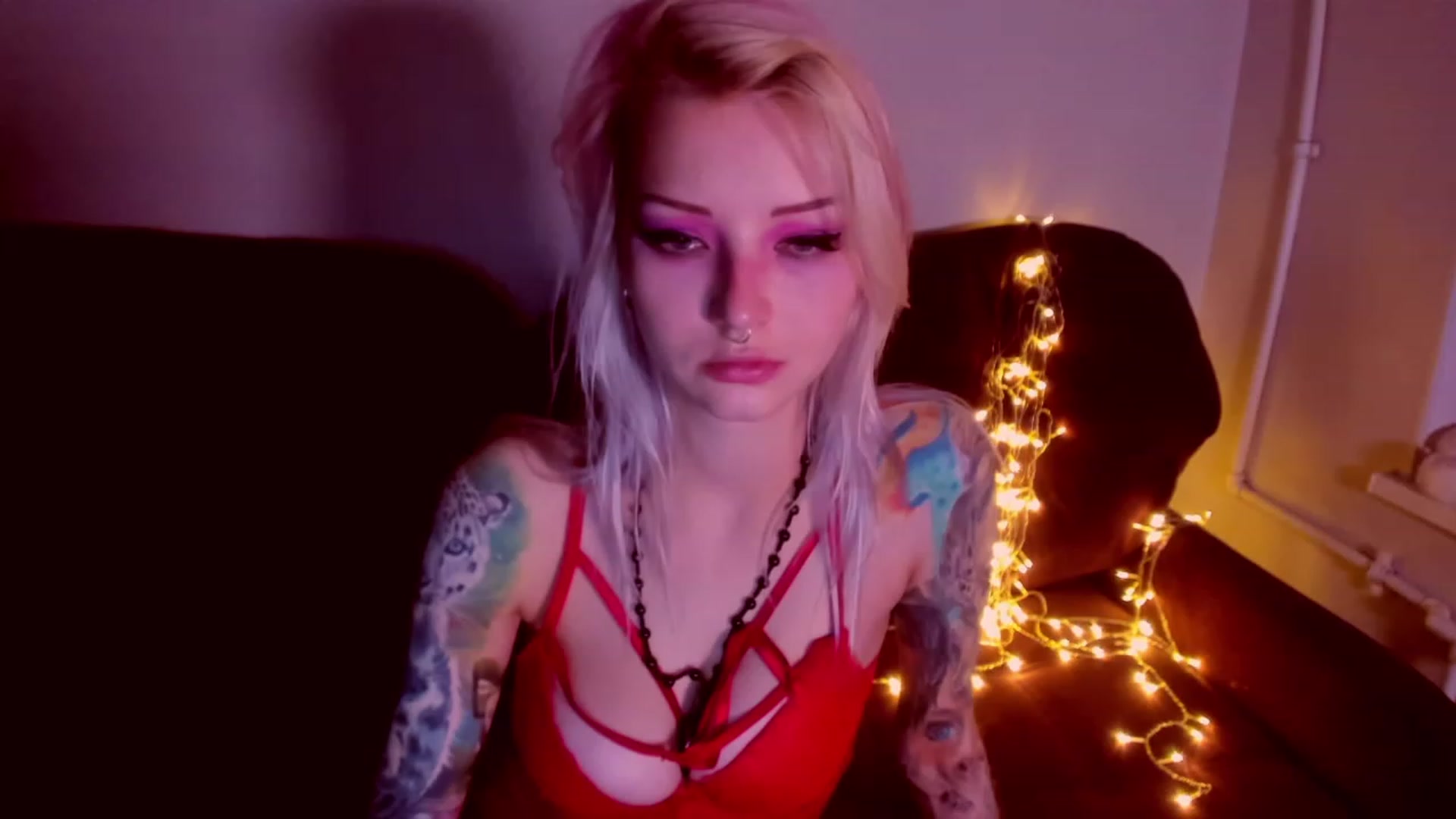 Gallery image thumbnail from LoreLaye1's myfreecams stream on, 11/14/2022, 15:32 image 9 of 20