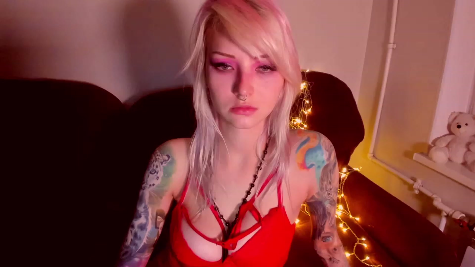 Gallery image thumbnail from LoreLaye1's myfreecams stream on, 11/14/2022, 15:32 image 16 of 20