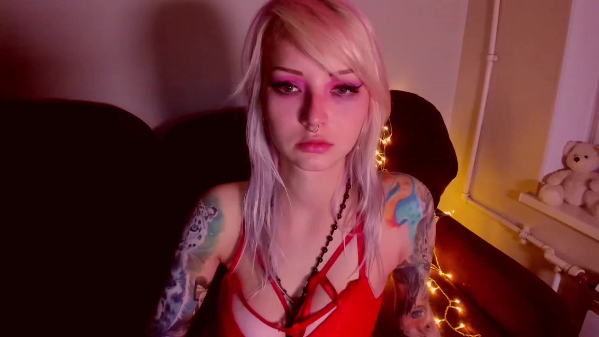 Gallery image thumbnail from LoreLaye1's myfreecams stream on, 11/14/2022, 15:32 image 17 of 20