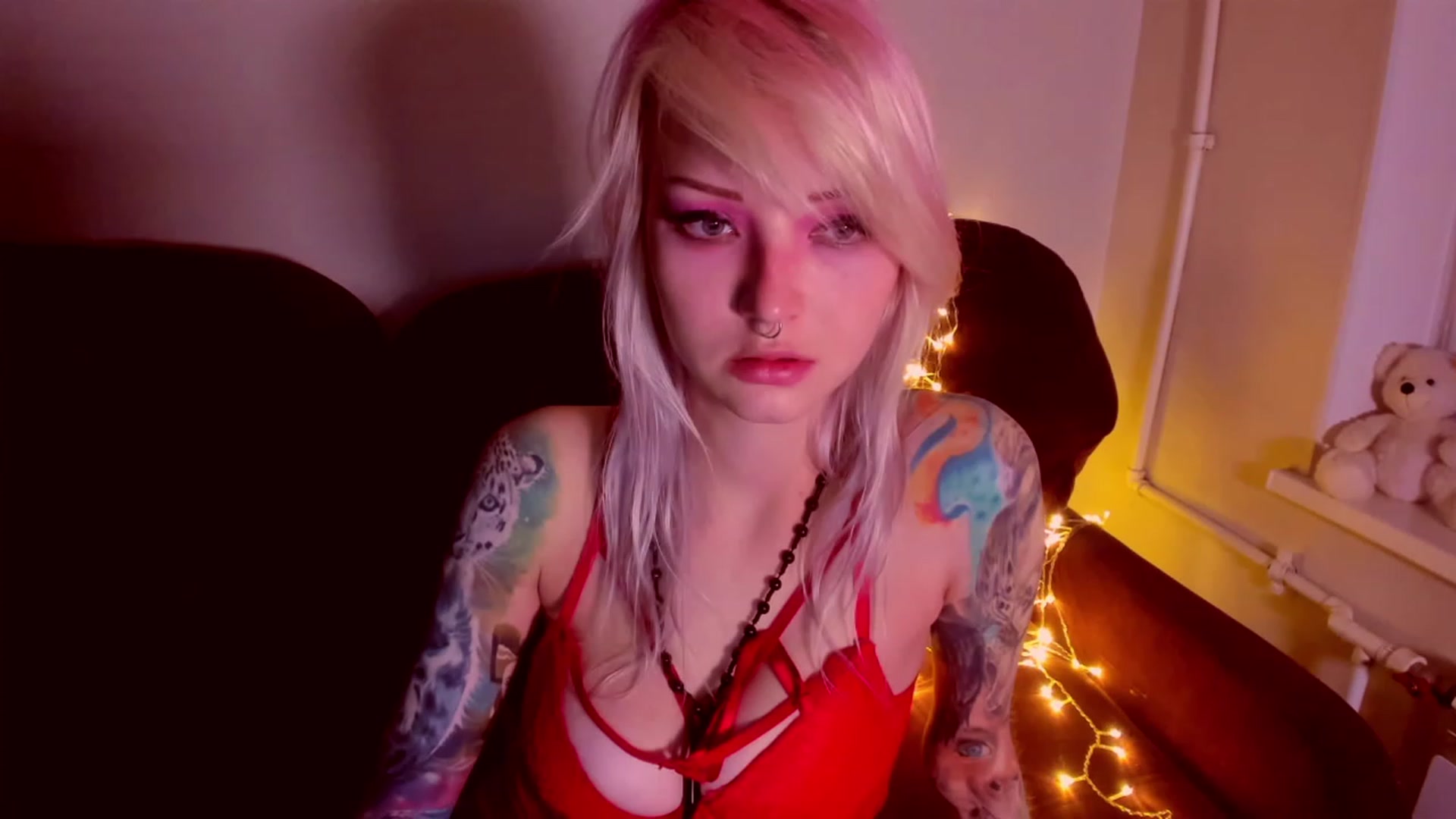 Gallery image thumbnail from LoreLaye1's myfreecams stream on, 11/14/2022, 15:32 image 14 of 20