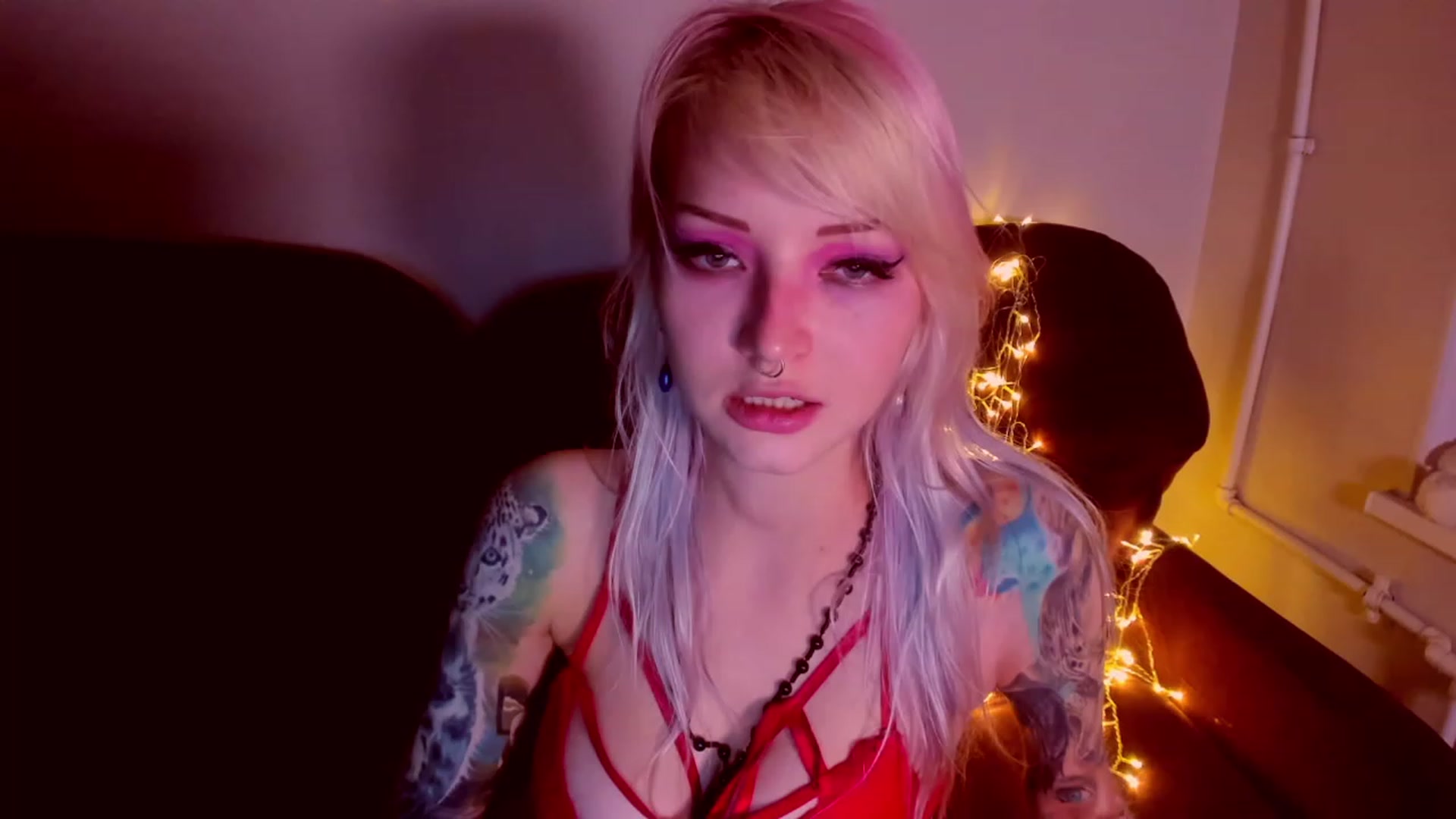 Gallery image thumbnail from LoreLaye1's myfreecams stream on, 11/14/2022, 15:48 image 16 of 20