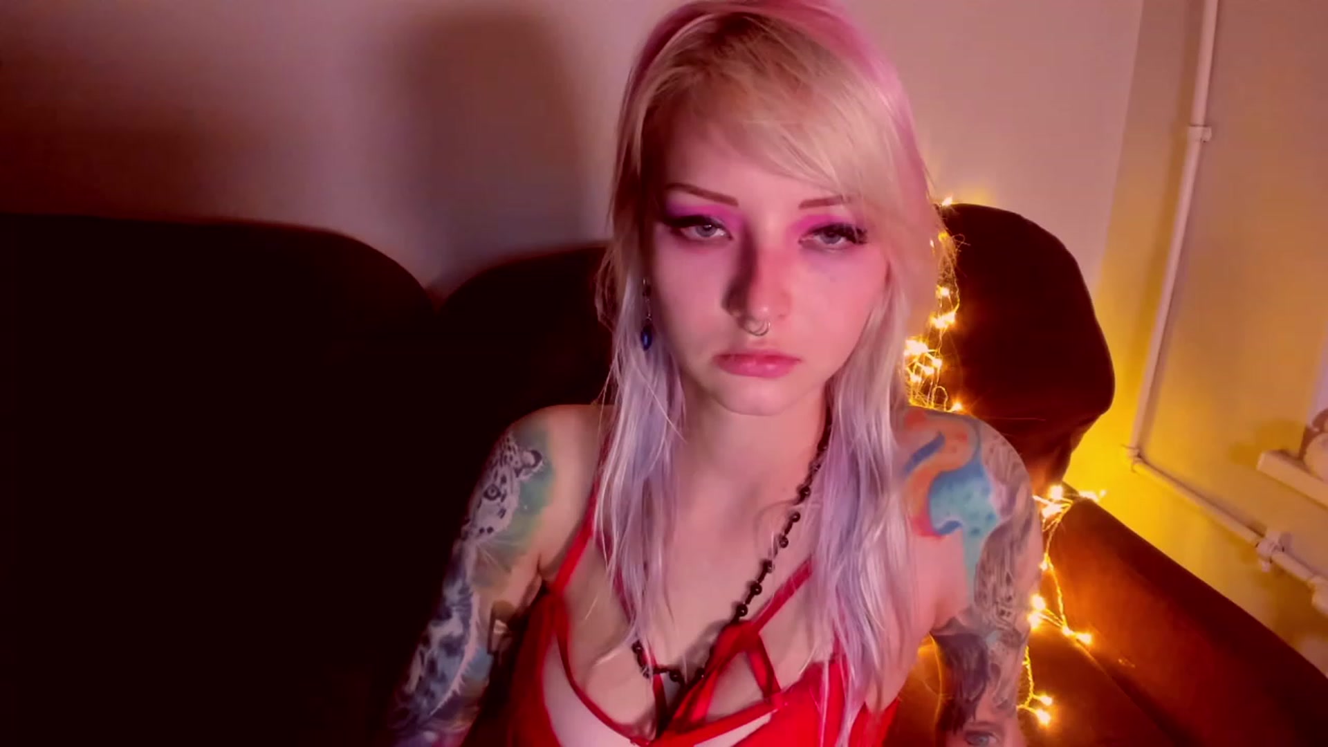 Gallery image thumbnail from LoreLaye1's myfreecams stream on, 11/14/2022, 15:48 image 13 of 20