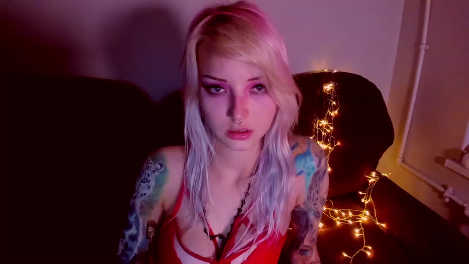 Gallery image thumbnail from LoreLaye1's myfreecams stream on, 11/14/2022, 15:48 image 2 of 20