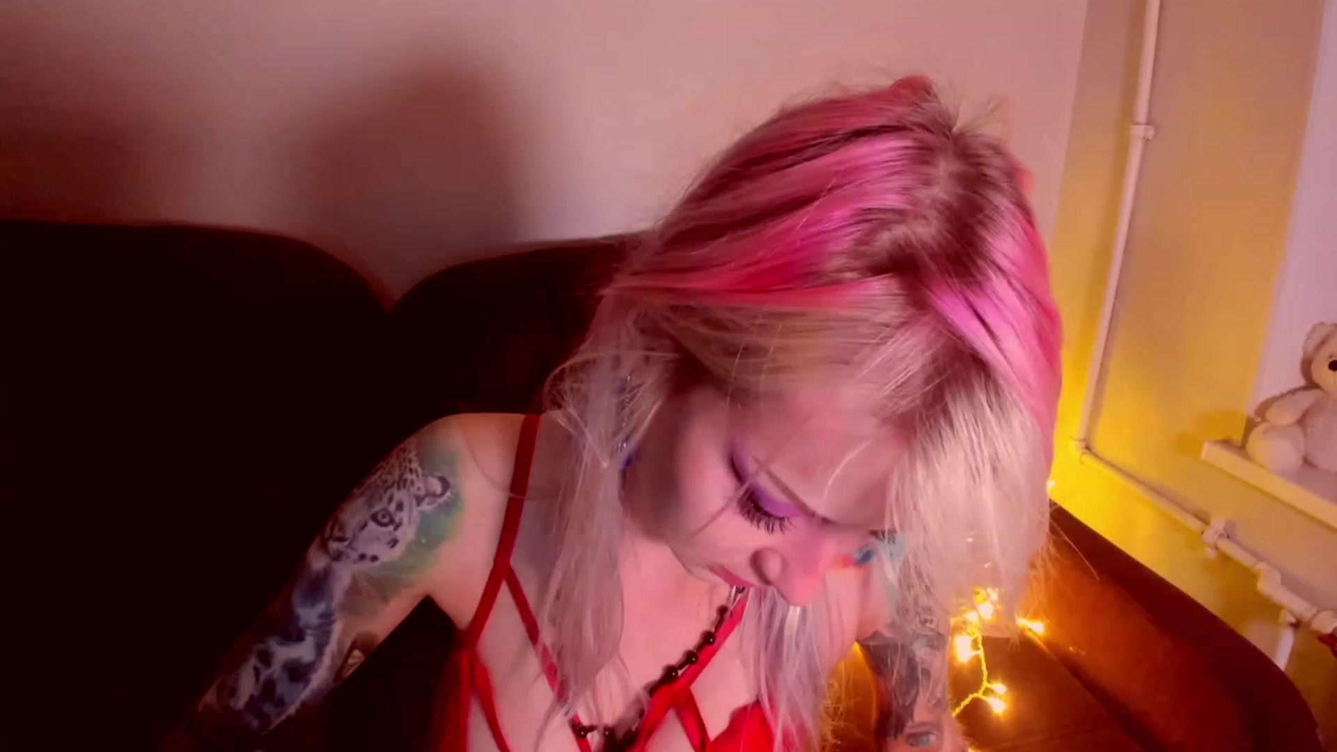 Gallery image thumbnail from LoreLaye1's myfreecams stream on, 11/14/2022, 15:48 image 17 of 20