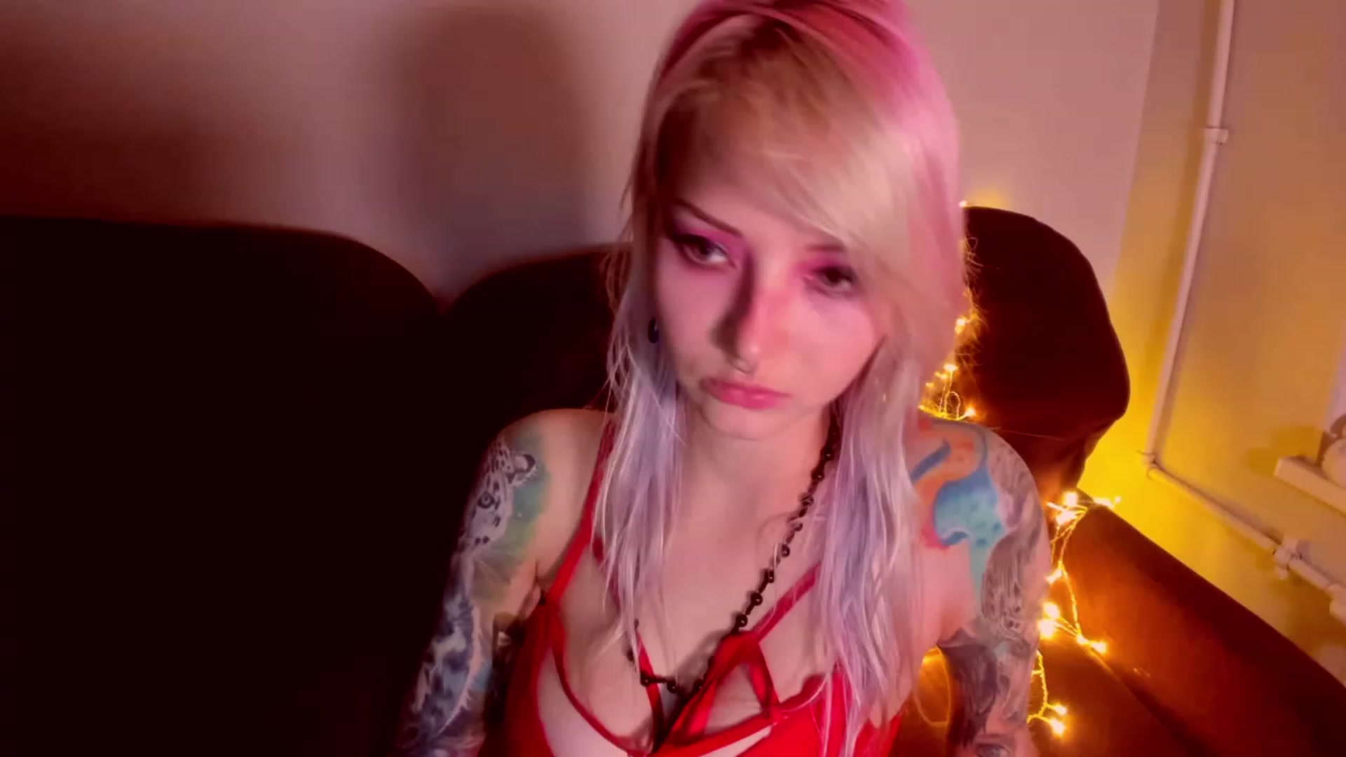 Gallery image thumbnail from LoreLaye1's myfreecams stream on, 11/14/2022, 15:48 image 12 of 20
