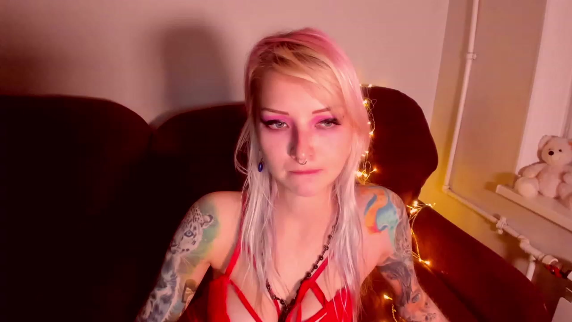 Gallery image thumbnail from LoreLaye1's myfreecams stream on, 11/14/2022, 16:19 image 20 of 20