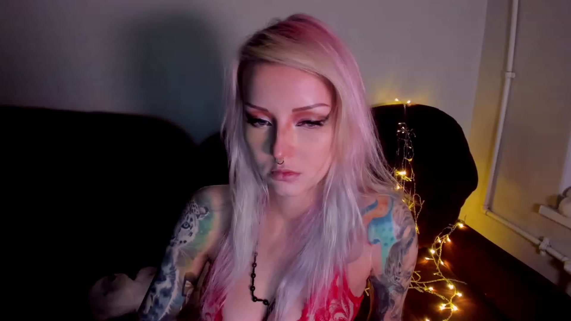 Gallery image thumbnail from LoreLaye1's myfreecams stream on, 11/15/2022, 06:56 image 15 of 20