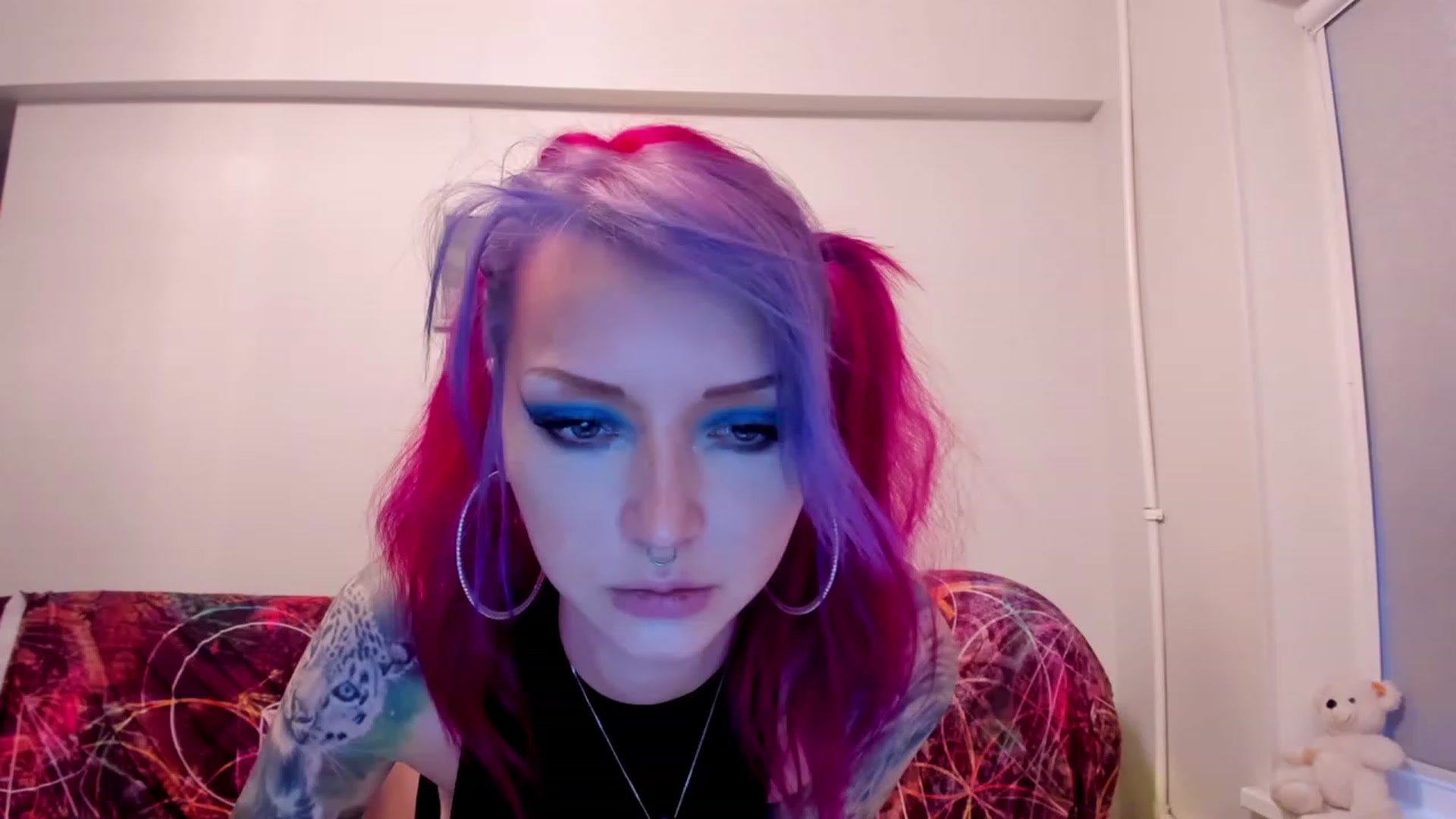Gallery image thumbnail from LoreLaye1's myfreecams stream on, 11/19/2022, 07:45 image 10 of 20