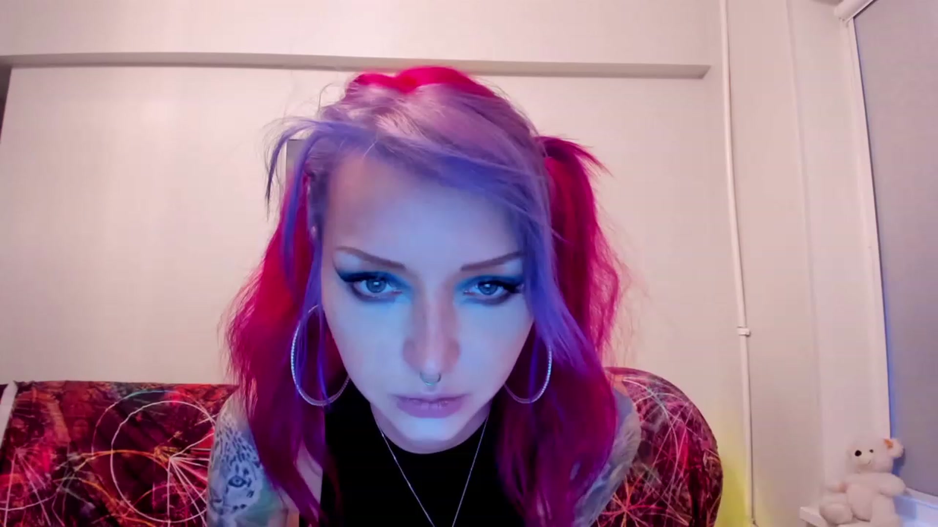 Gallery image thumbnail from LoreLaye1's myfreecams stream on, 11/19/2022, 07:45 image 9 of 20