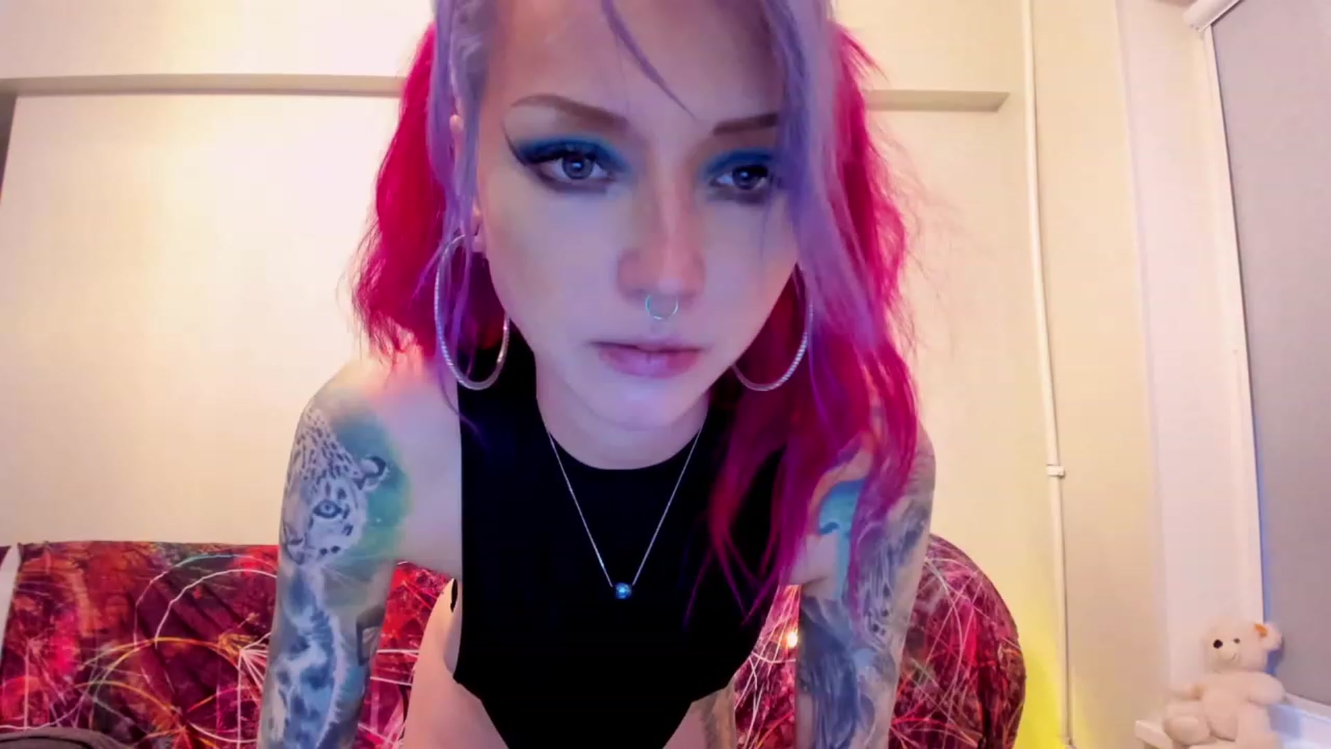Gallery image thumbnail from LoreLaye1's myfreecams stream on, 11/19/2022, 07:45 image 15 of 20
