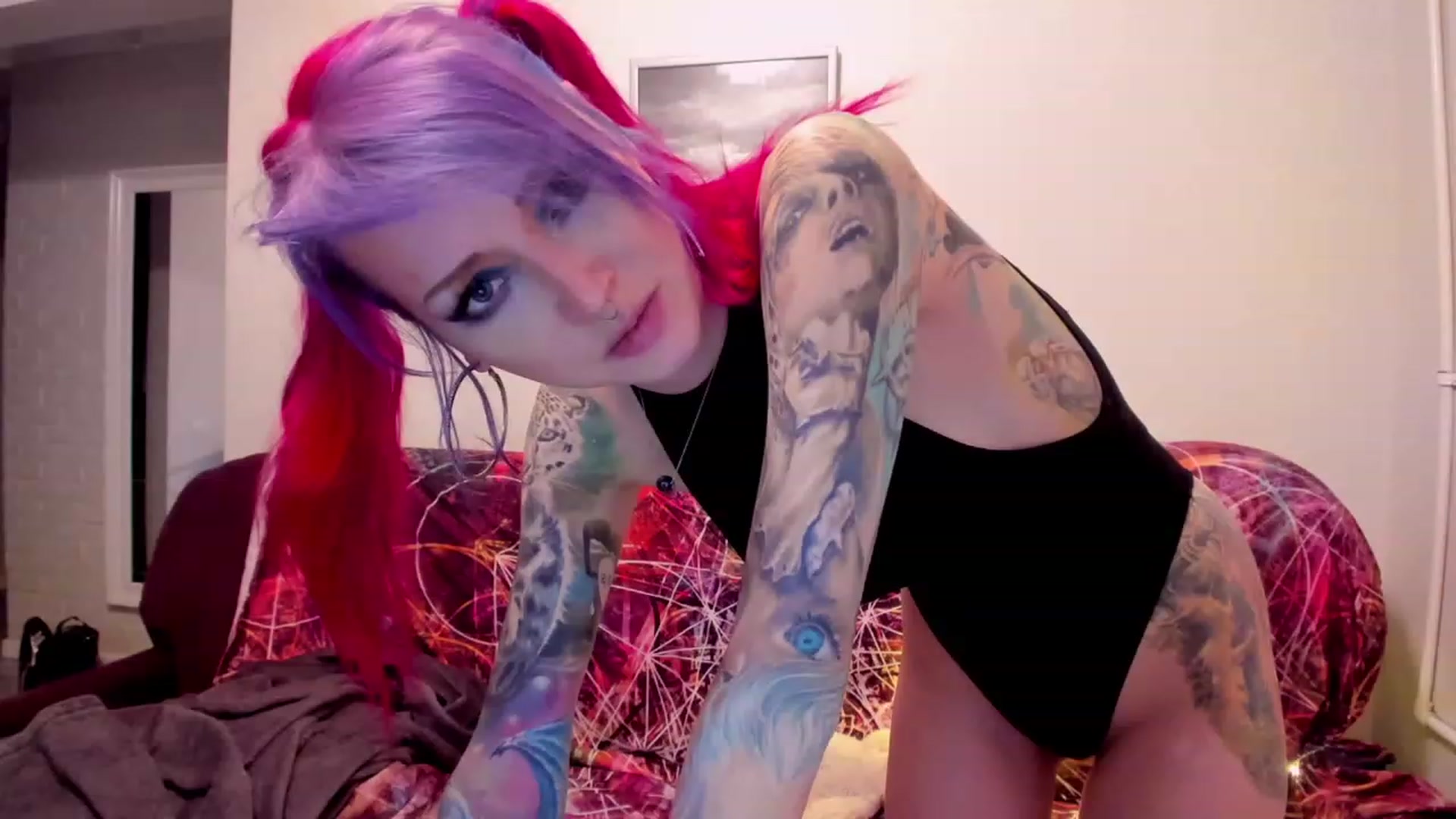 Gallery image thumbnail from LoreLaye1's myfreecams stream on, 11/19/2022, 07:45 image 3 of 20
