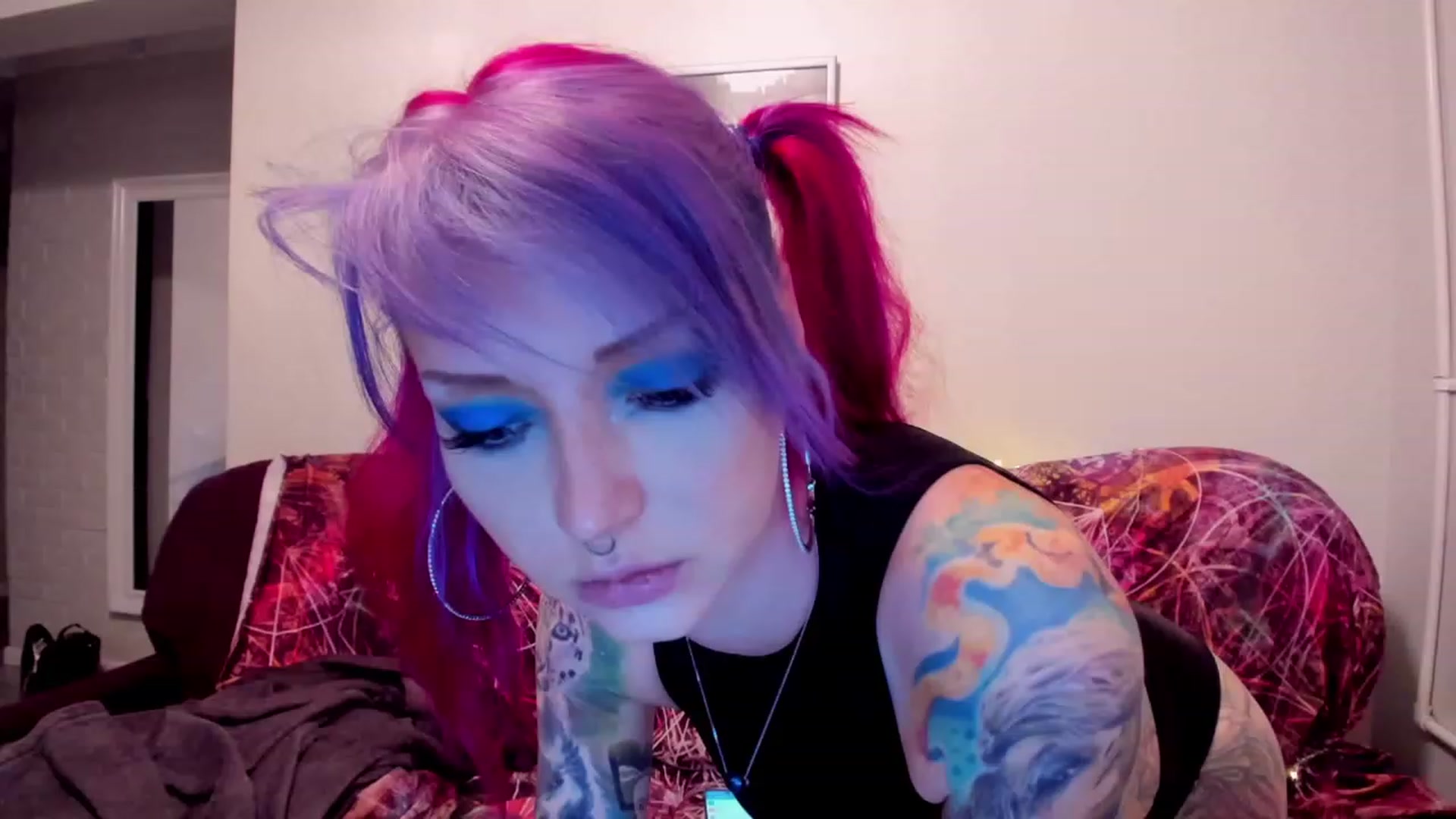 Gallery image thumbnail from LoreLaye1's myfreecams stream on, 11/19/2022, 07:45 image 6 of 20