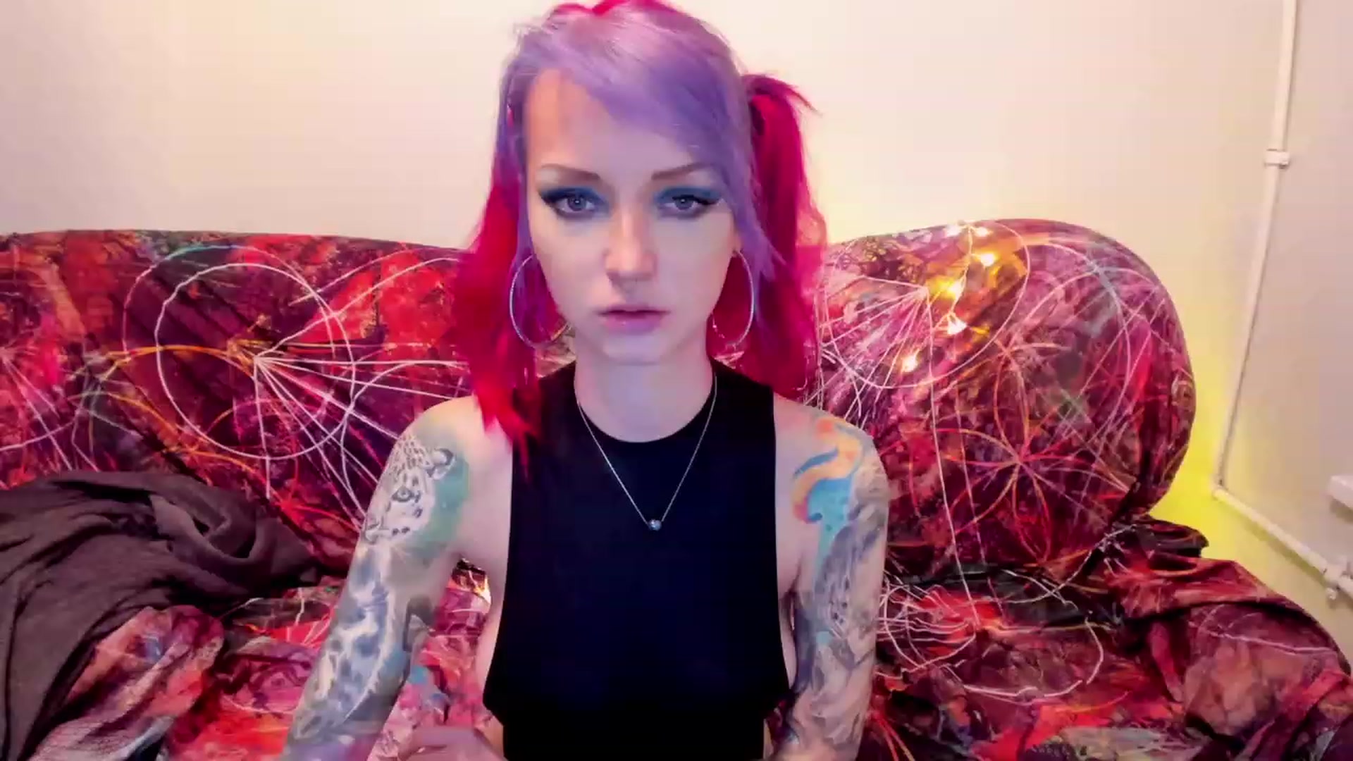 Gallery image thumbnail from LoreLaye1's myfreecams stream on, 11/19/2022, 07:45 image 1 of 20