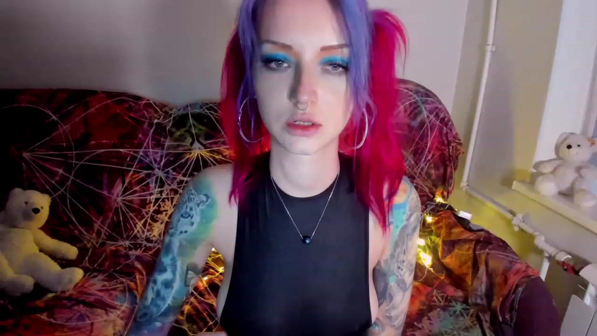 Gallery image thumbnail from LoreLaye1's myfreecams stream on, 11/19/2022, 12:41 image 19 of 20