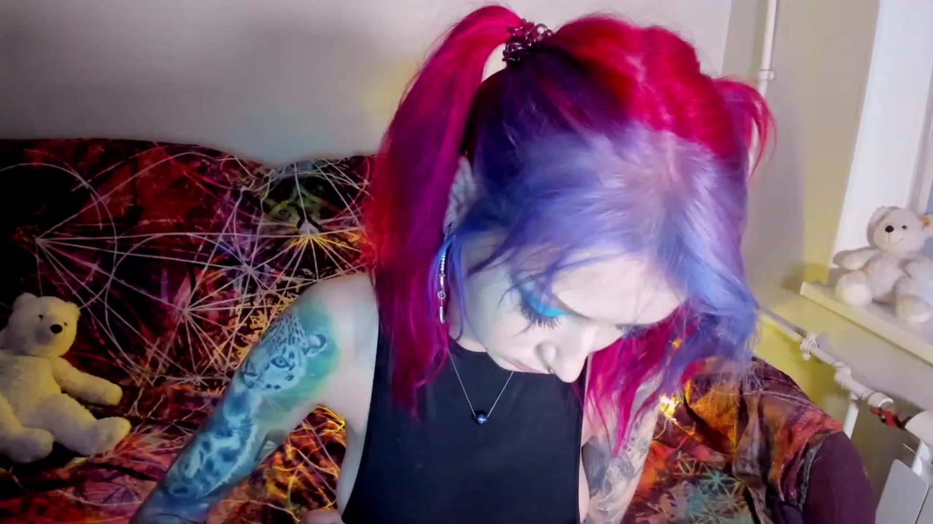 Gallery image thumbnail from LoreLaye1's myfreecams stream on, 11/19/2022, 12:41 image 11 of 20