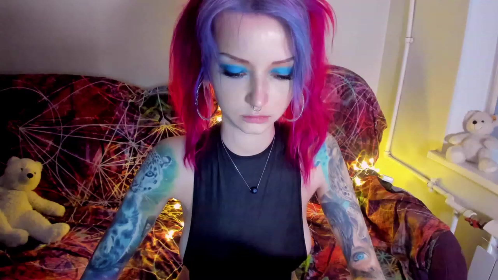 Gallery image thumbnail from LoreLaye1's myfreecams stream on, 11/19/2022, 12:41 image 14 of 20
