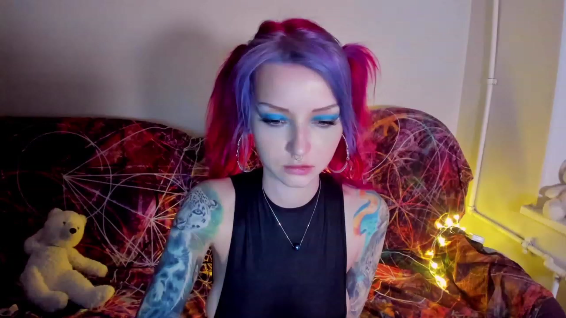 Gallery image thumbnail from LoreLaye1's myfreecams stream on, 11/19/2022, 13:49 image 14 of 20