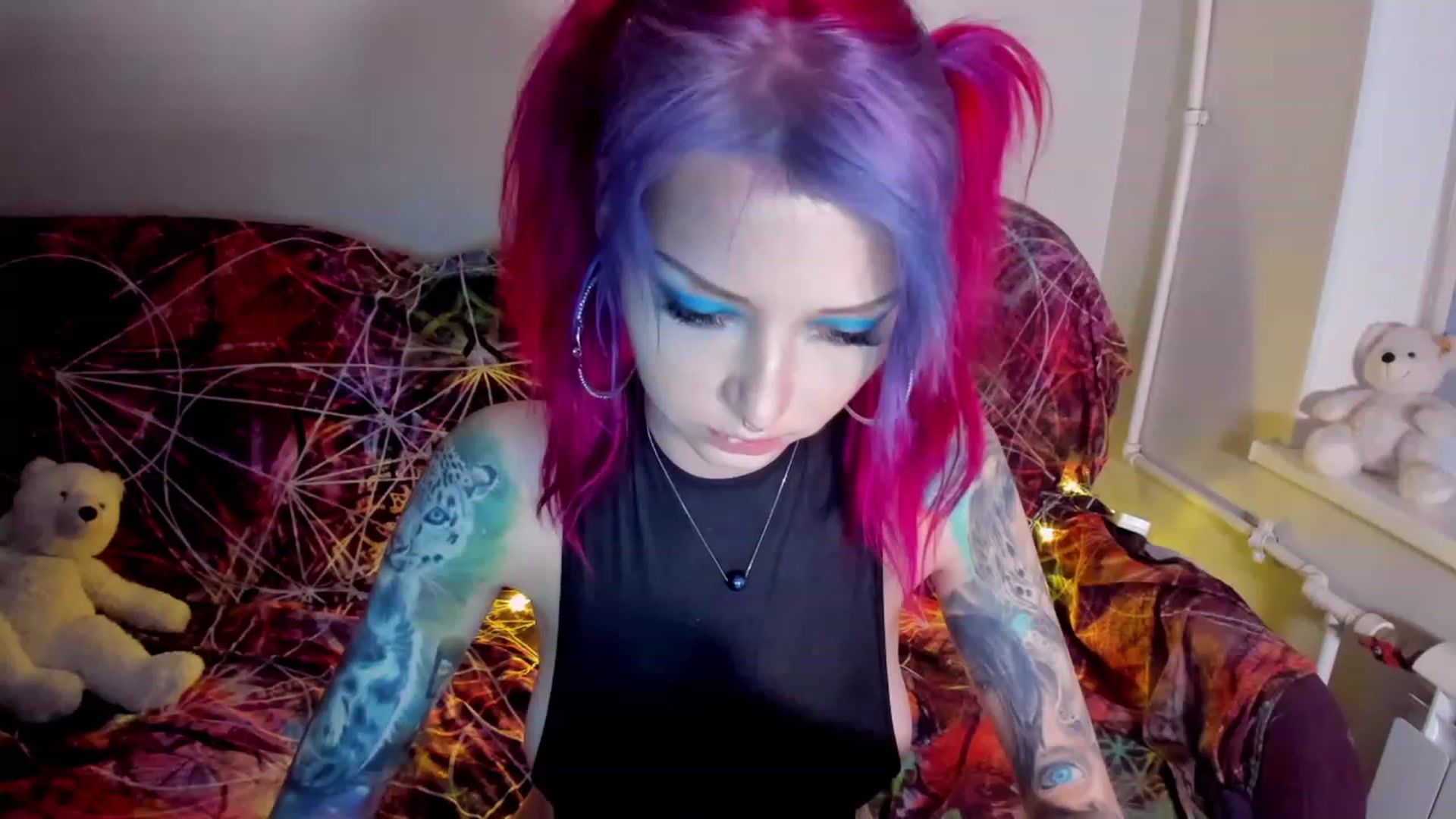 Gallery image thumbnail from LoreLaye1's myfreecams stream on, 11/19/2022, 13:49 image 1 of 20