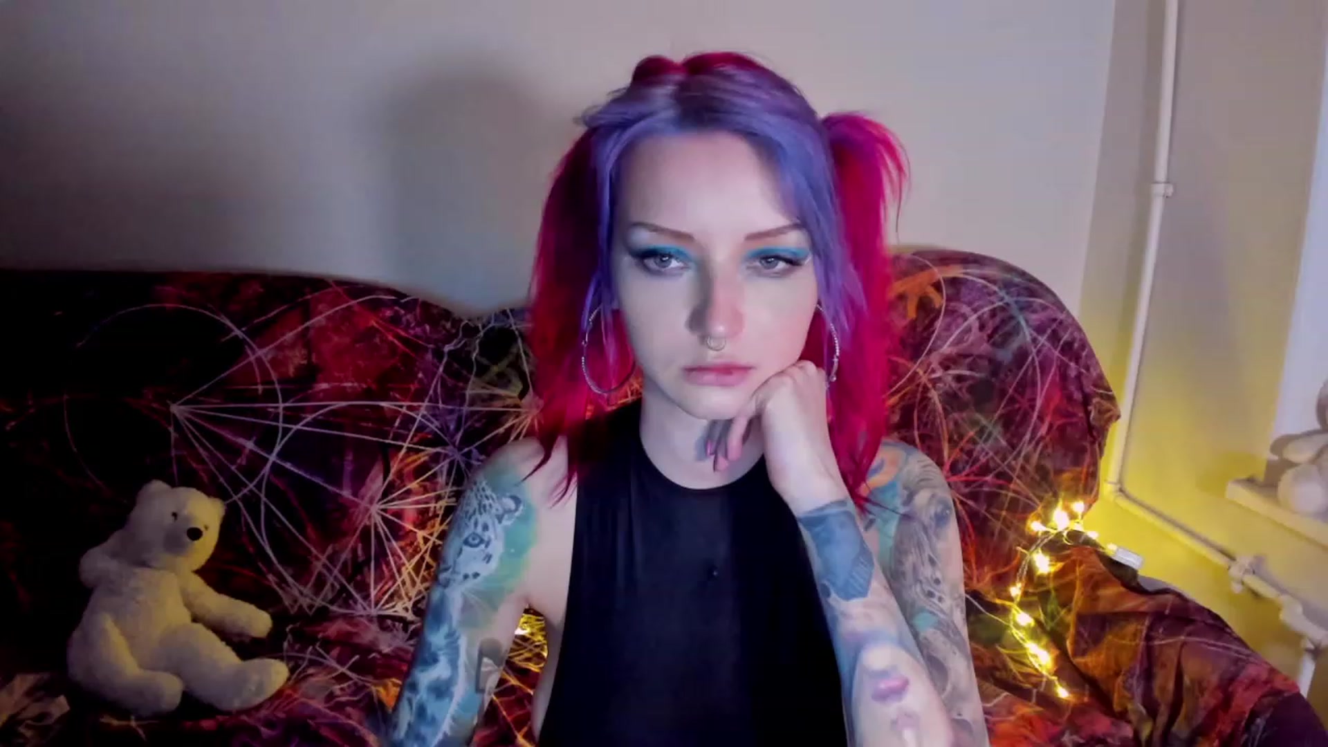 Gallery image thumbnail from LoreLaye1's myfreecams stream on, 11/19/2022, 14:20 image 7 of 20