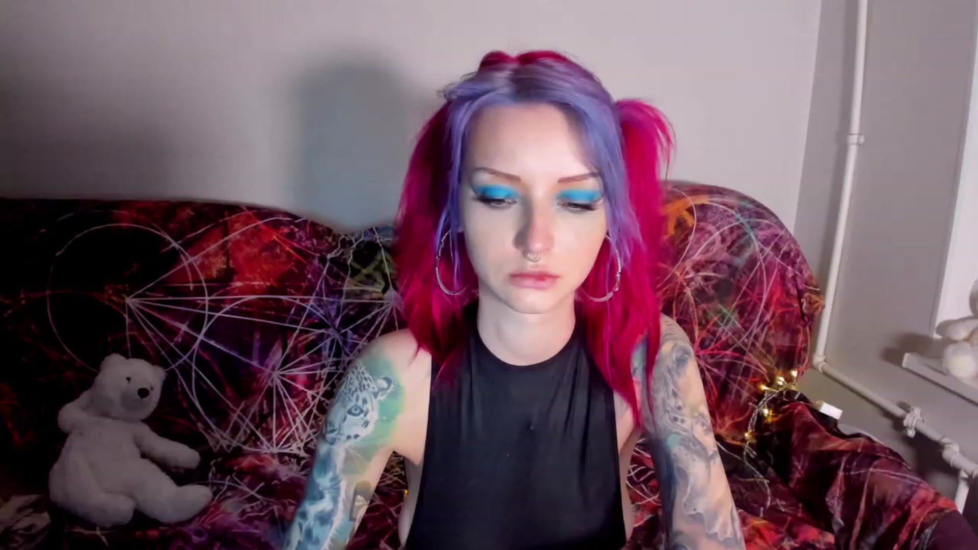 Gallery image thumbnail from LoreLaye1's myfreecams stream on, 11/19/2022, 14:20 image 11 of 20