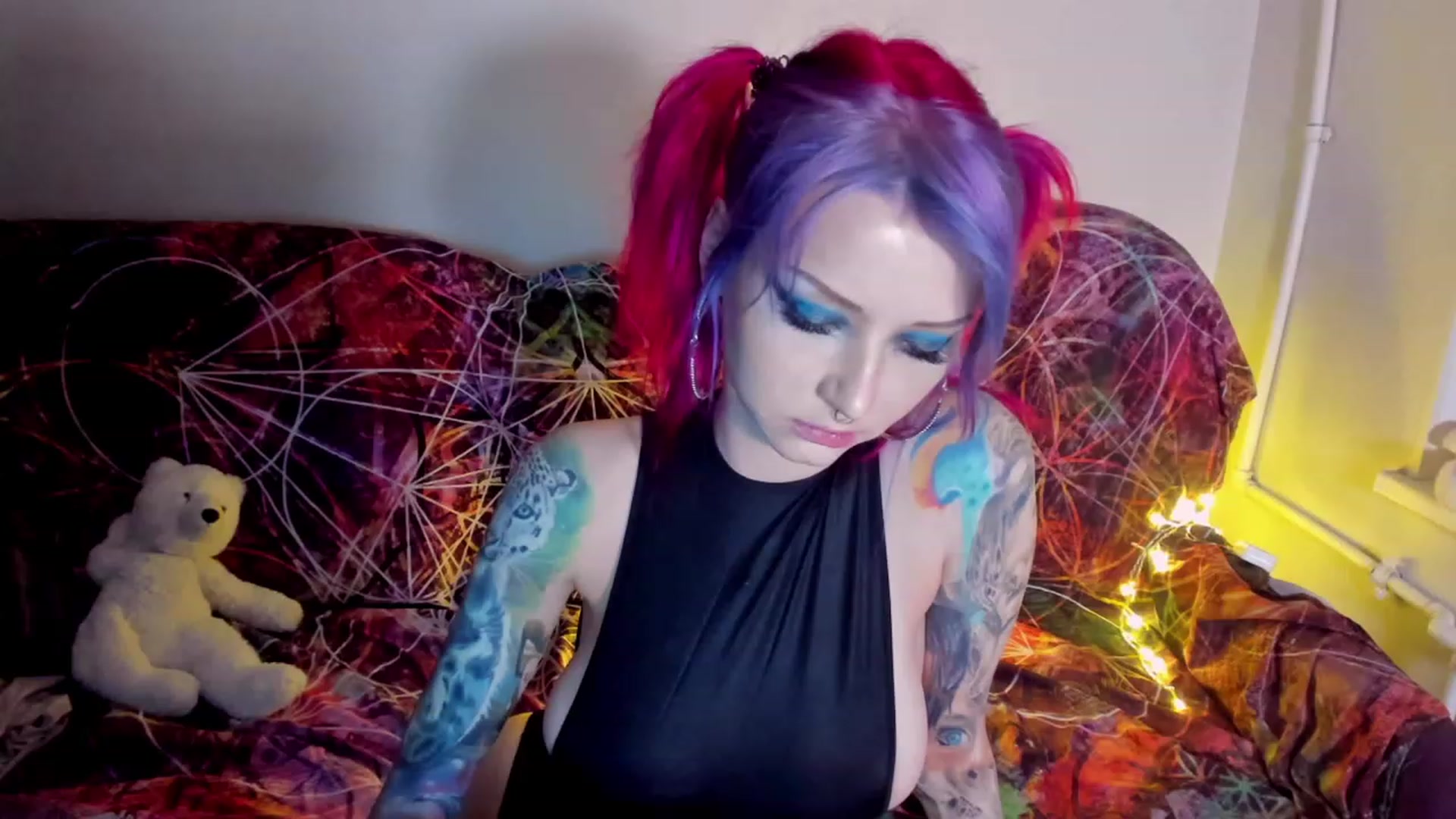 Gallery image thumbnail from LoreLaye1's myfreecams stream on, 11/19/2022, 15:09 image 13 of 20