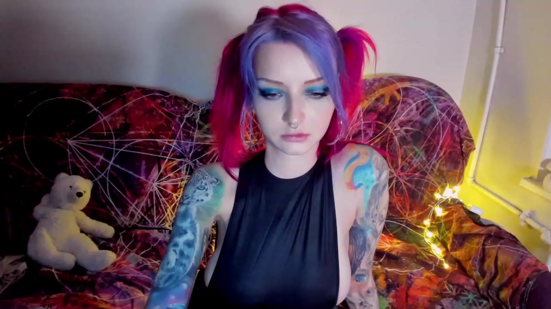 Gallery image thumbnail from LoreLaye1's myfreecams stream on, 11/19/2022, 15:09 image 14 of 20