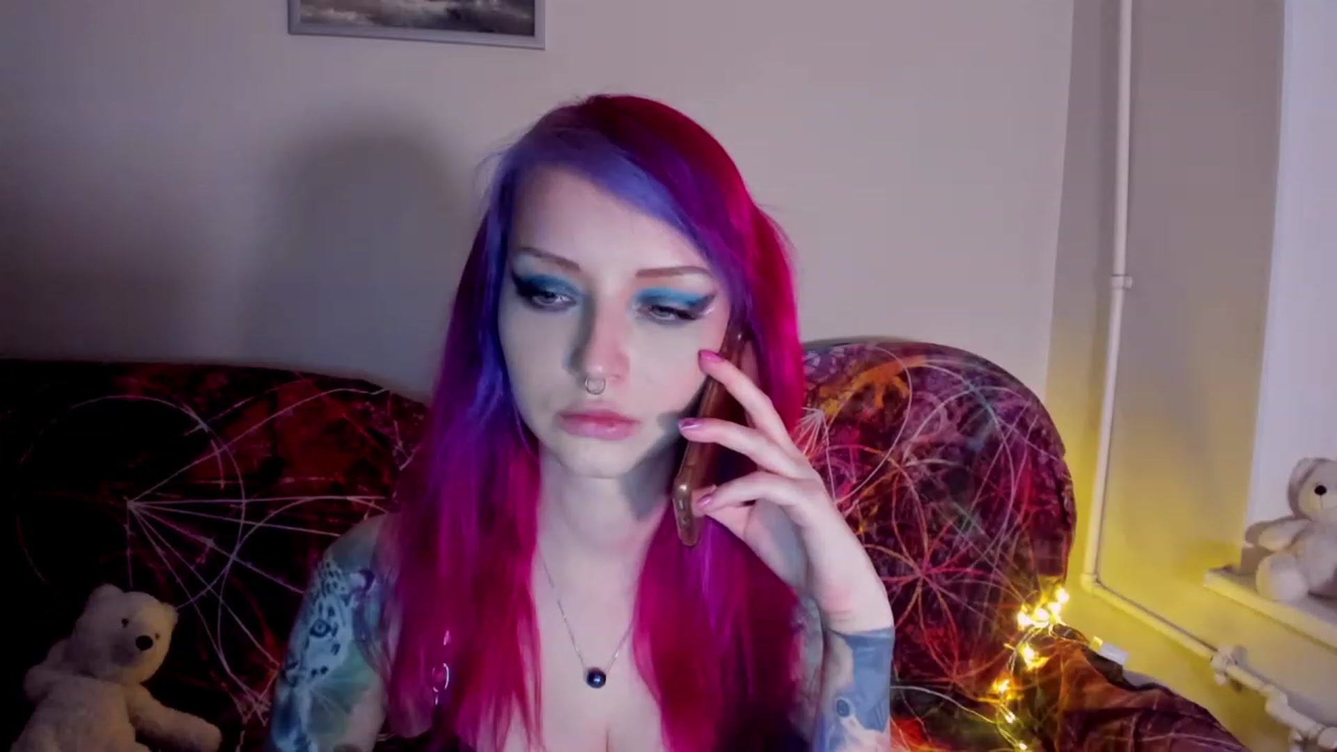 Gallery image thumbnail from LoreLaye1's myfreecams stream on, 11/19/2022, 16:19 image 18 of 20
