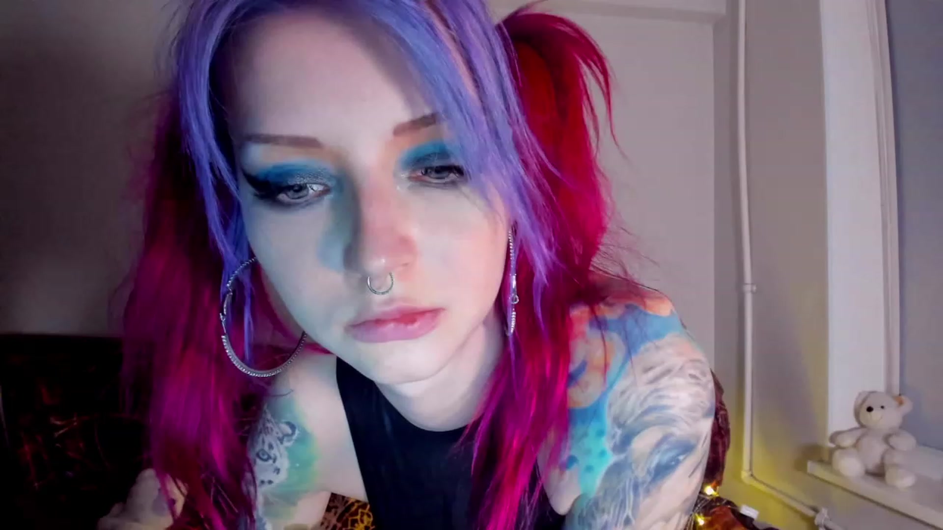Gallery image thumbnail from LoreLaye1's myfreecams stream on, 11/19/2022, 16:19 image 9 of 20