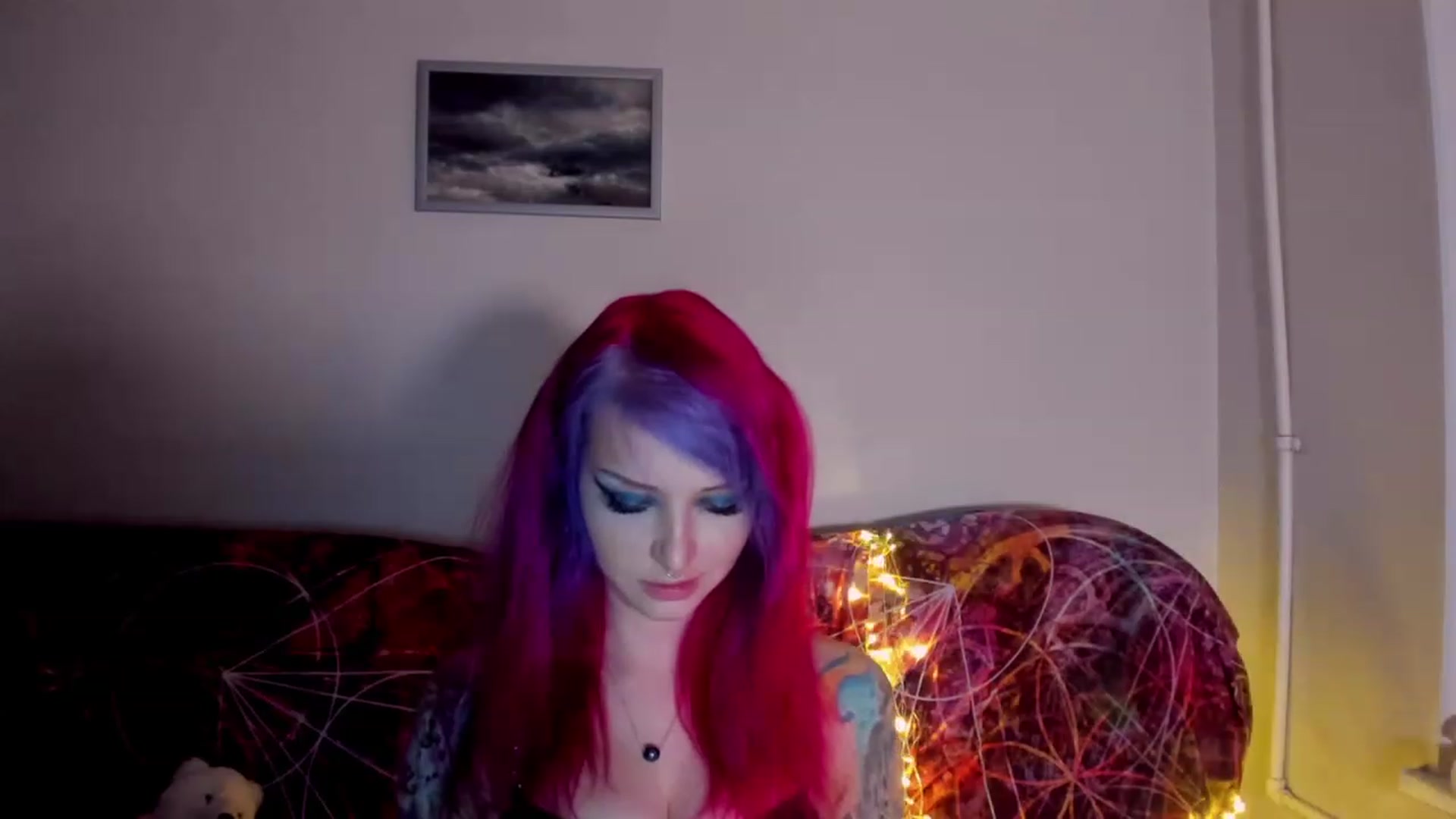 Gallery image thumbnail from LoreLaye1's myfreecams stream on, 11/19/2022, 16:19 image 16 of 20