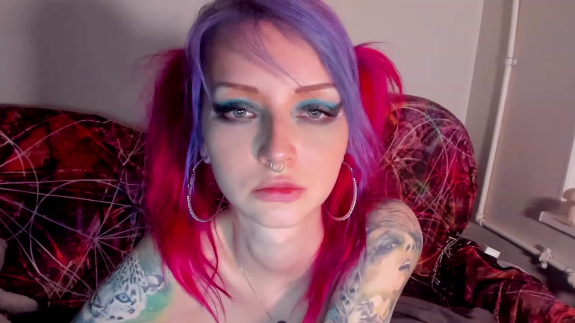 Gallery image thumbnail from LoreLaye1's myfreecams stream on, 11/19/2022, 16:19 image 2 of 20