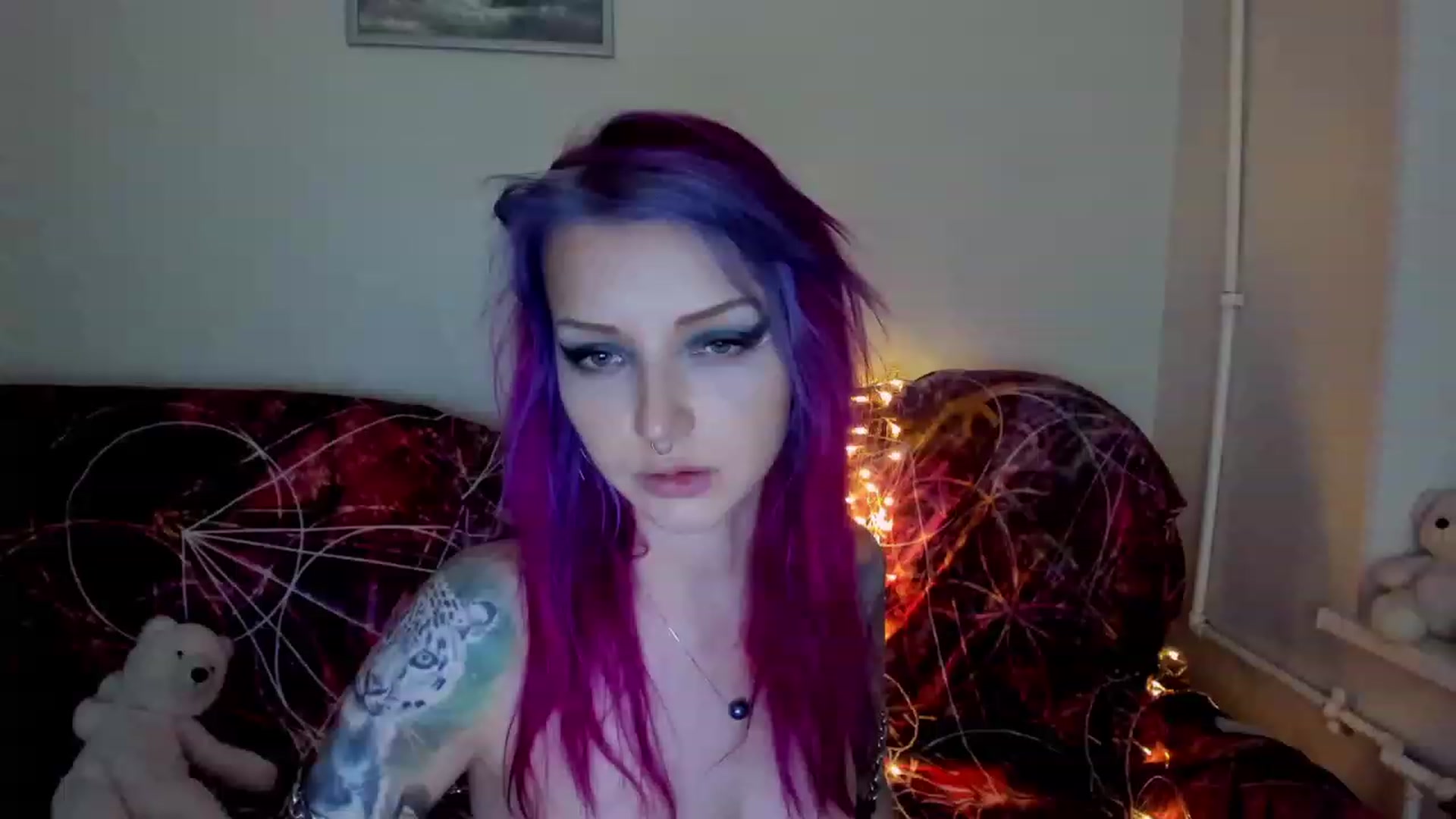 Gallery image thumbnail from LoreLaye1's myfreecams stream on, 11/19/2022, 19:22 image 1 of 20