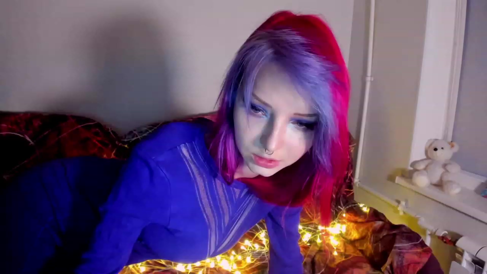 Gallery image thumbnail from LoreLaye1's myfreecams stream on, 11/20/2022, 21:00 image 12 of 20