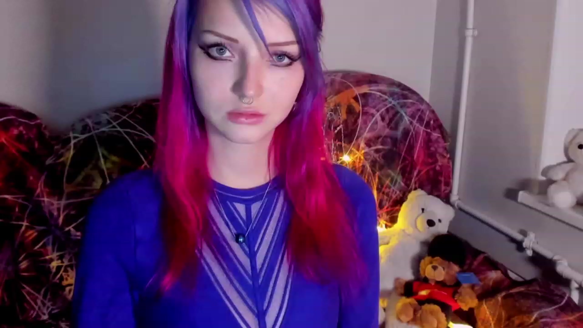 Gallery image thumbnail from LoreLaye1's myfreecams stream on, 11/21/2022, 18:18 image 2 of 20