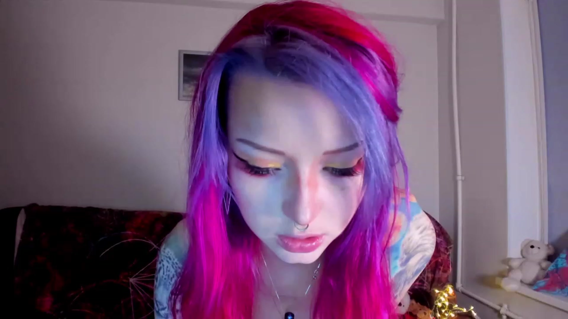 Gallery image thumbnail from LoreLaye1's myfreecams stream on, 11/22/2022, 08:02 image 10 of 20